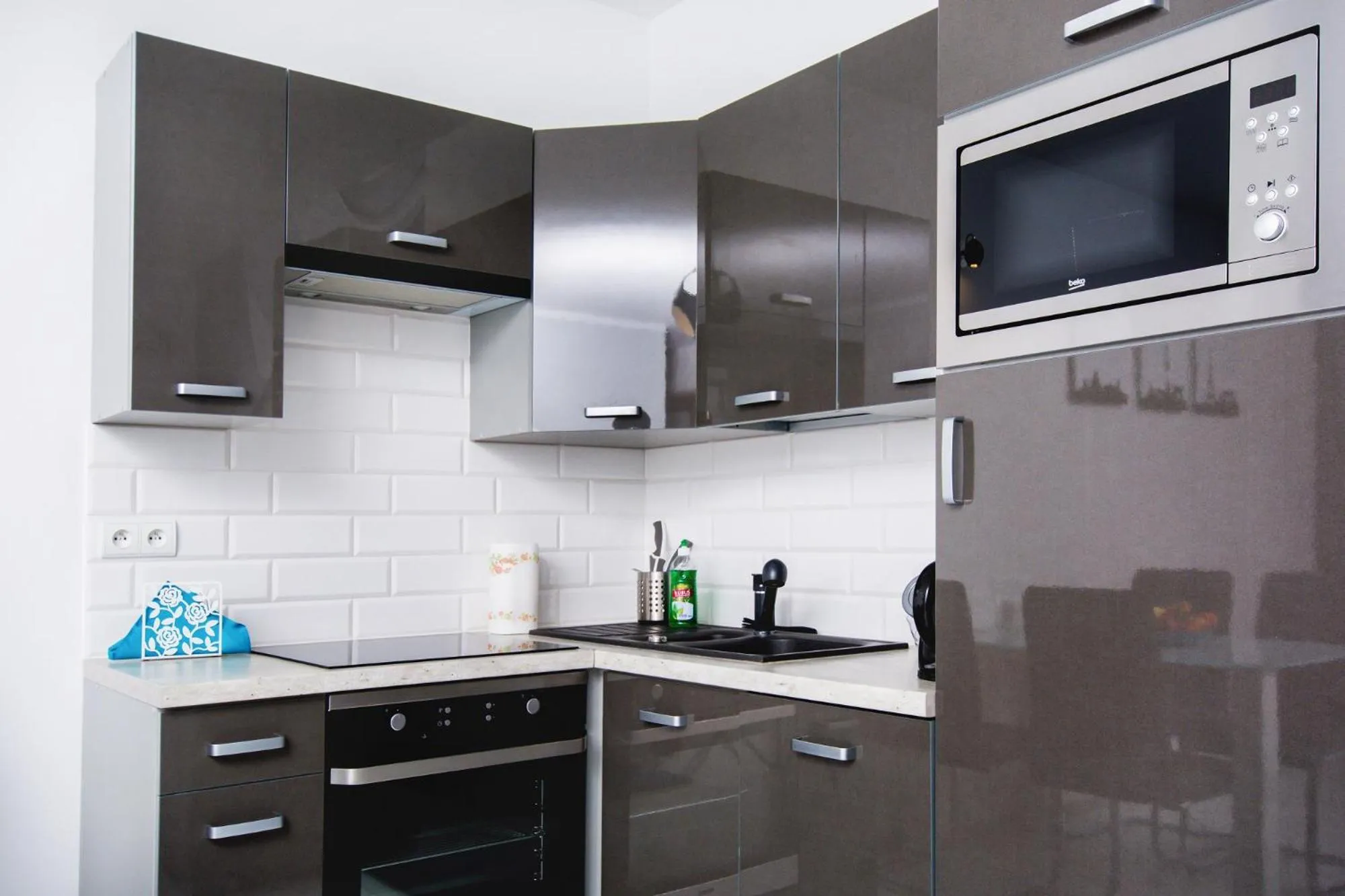 Kitchen or kitchenette in erApartments Oxygen Residence