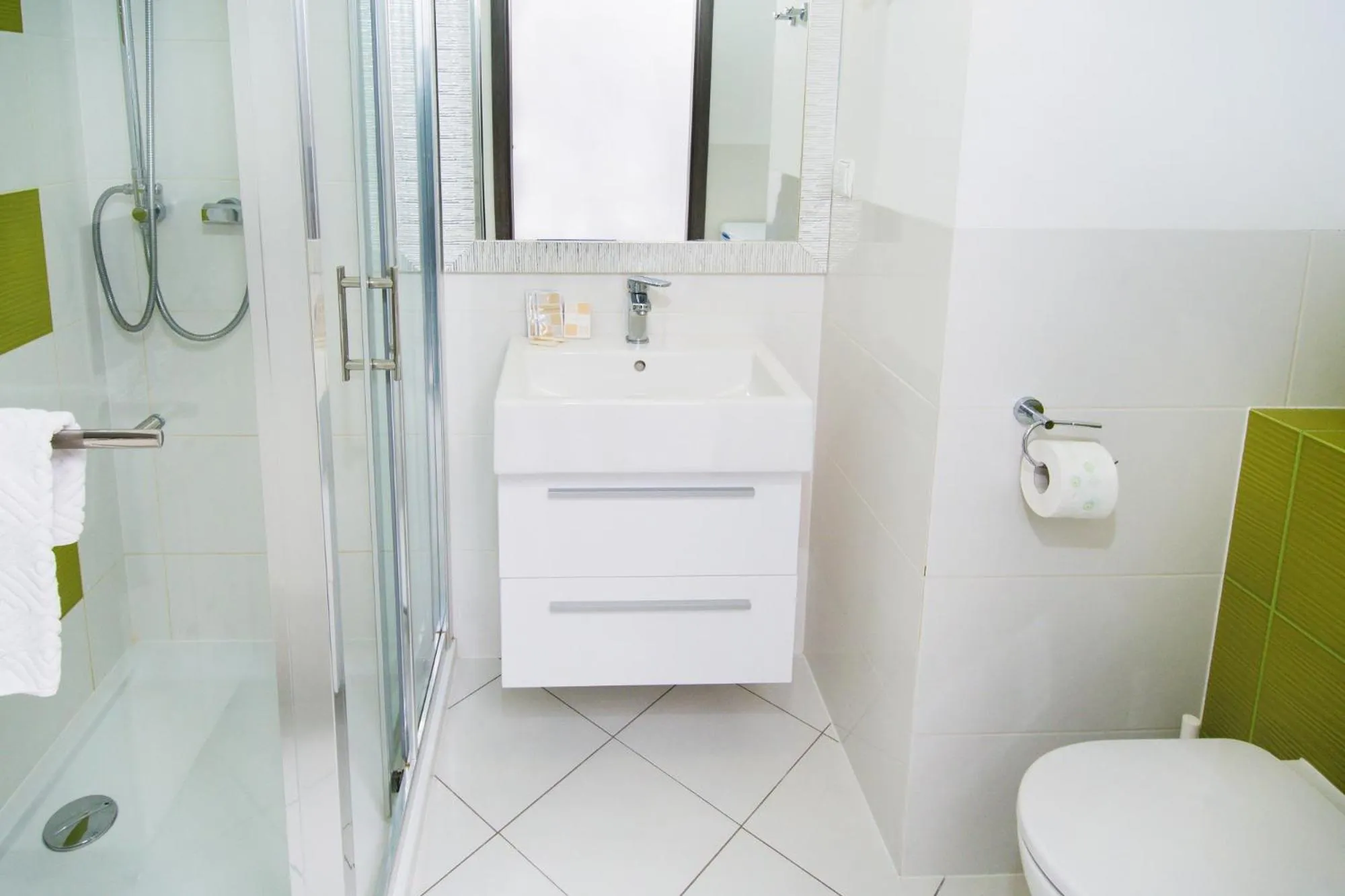 Shower in erApartments Oxygen Residence