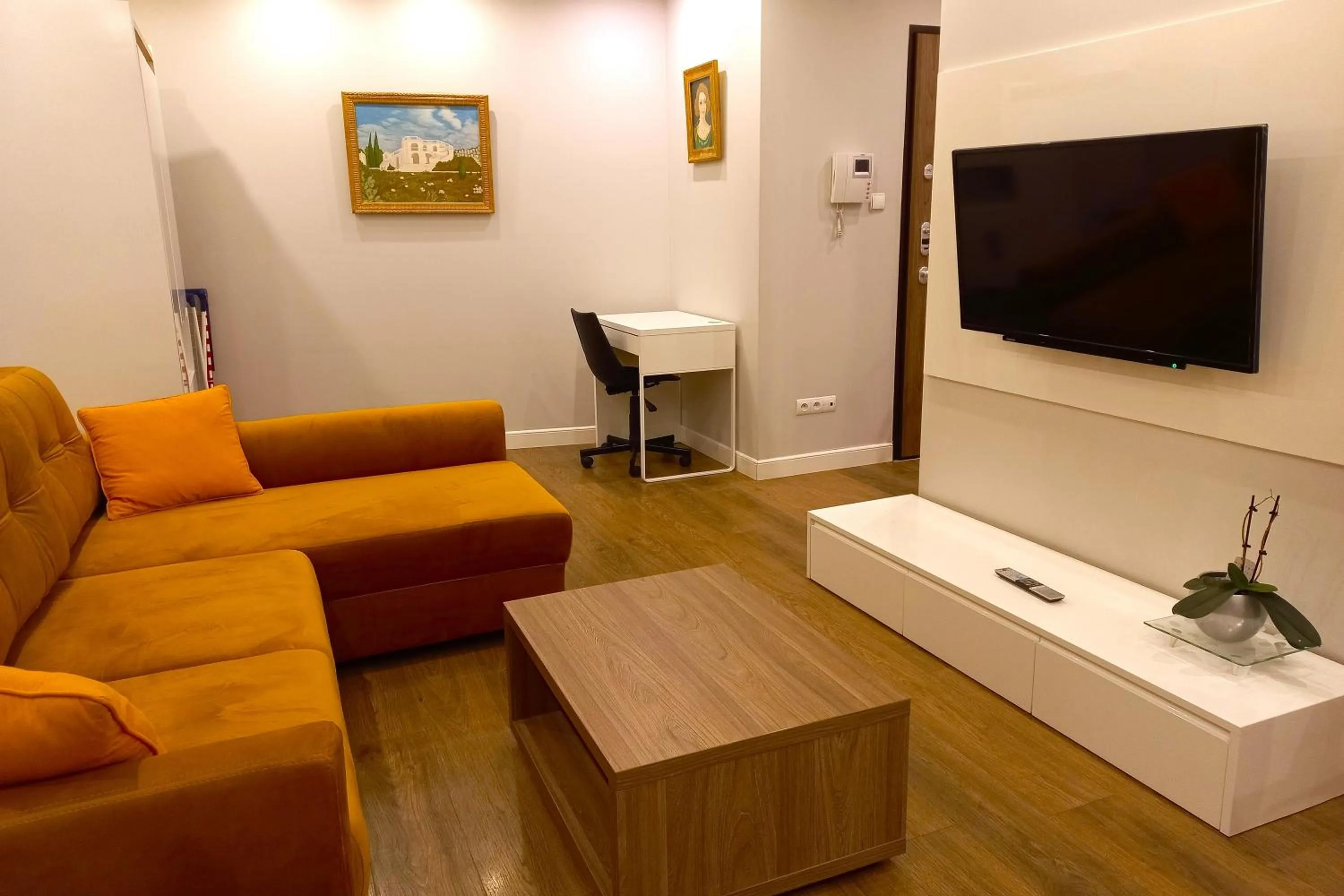 TV and multimedia in erApartments Oxygen Residence