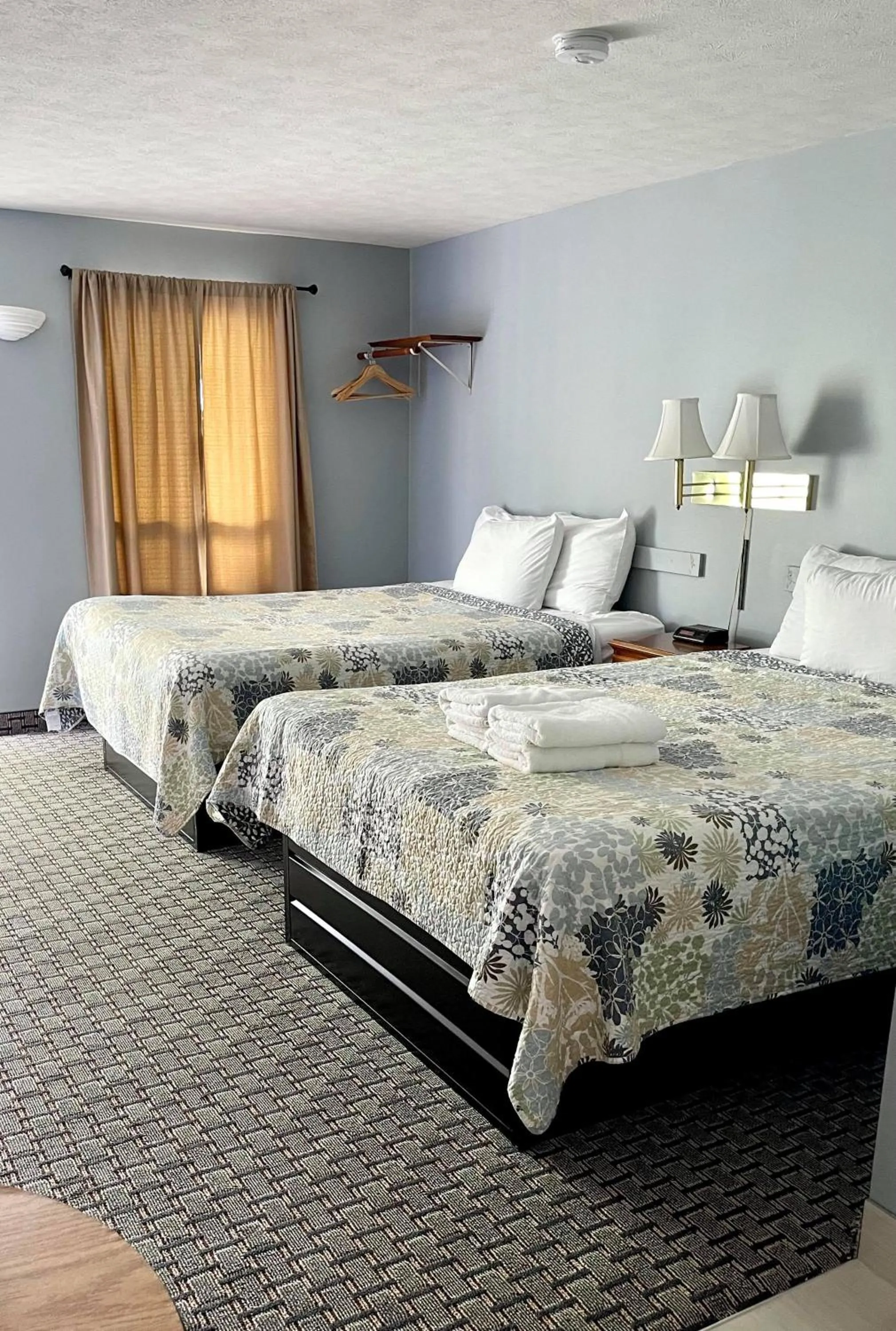 Bed in Seacoast Motel