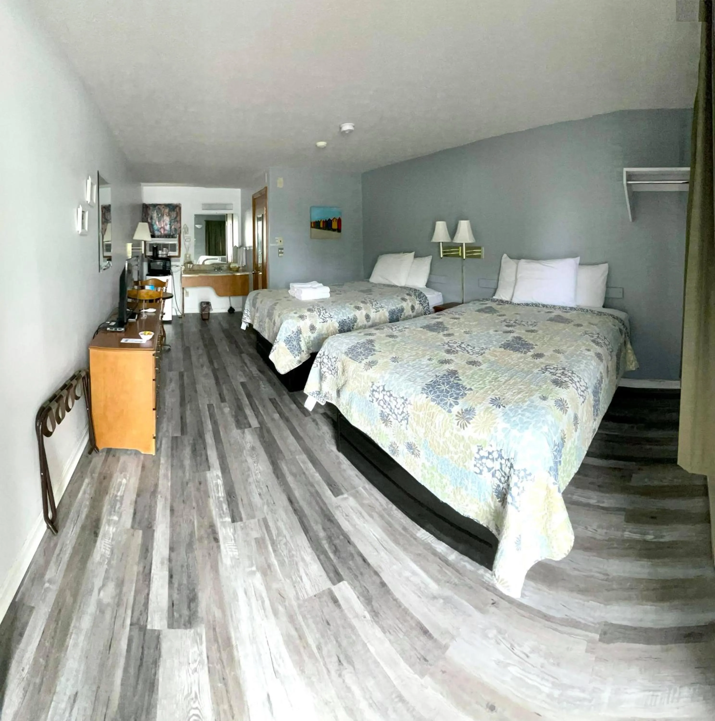 Bed in Seacoast Motel