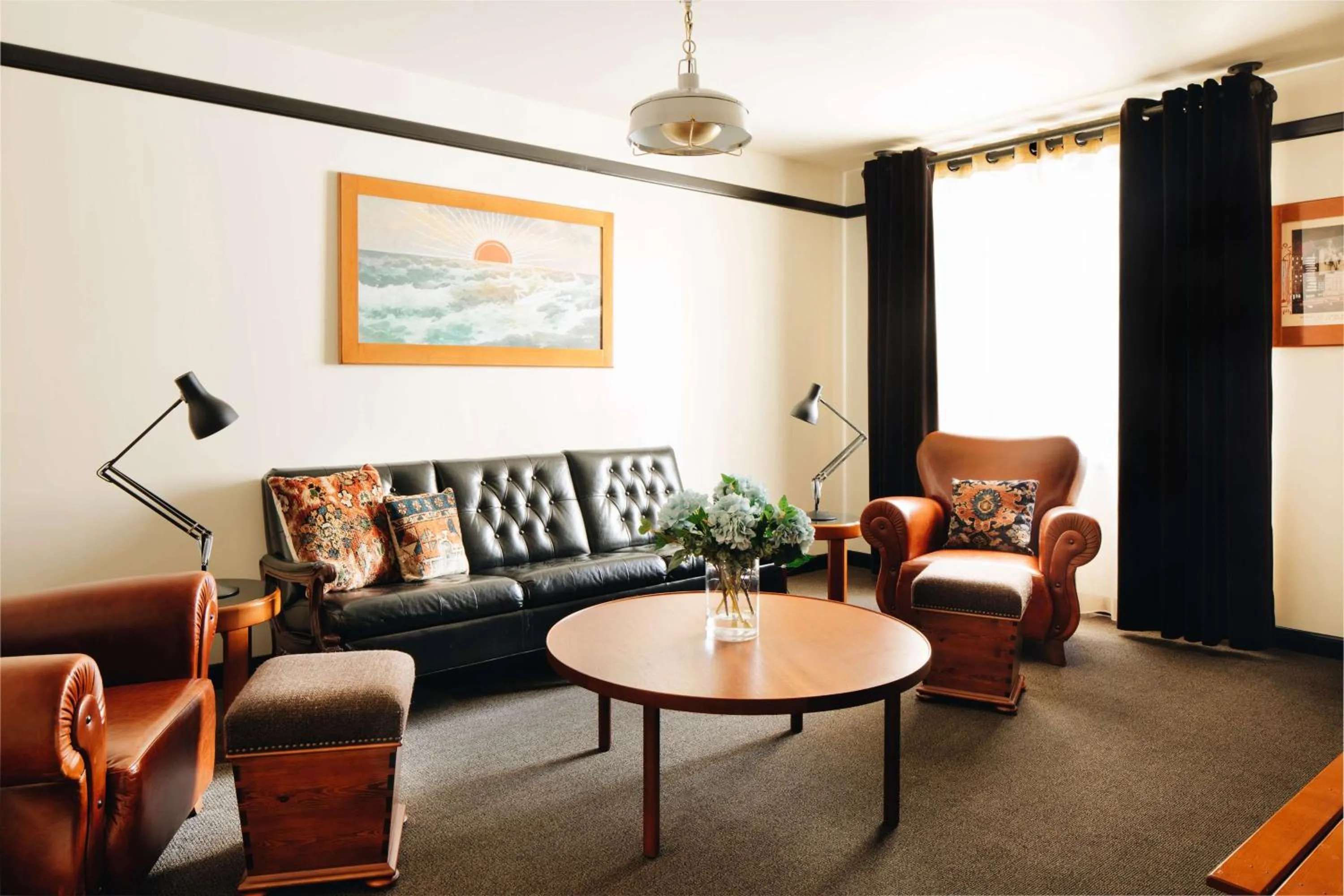 Photo of the whole room in Chicago Athletic Association, part of Hyatt