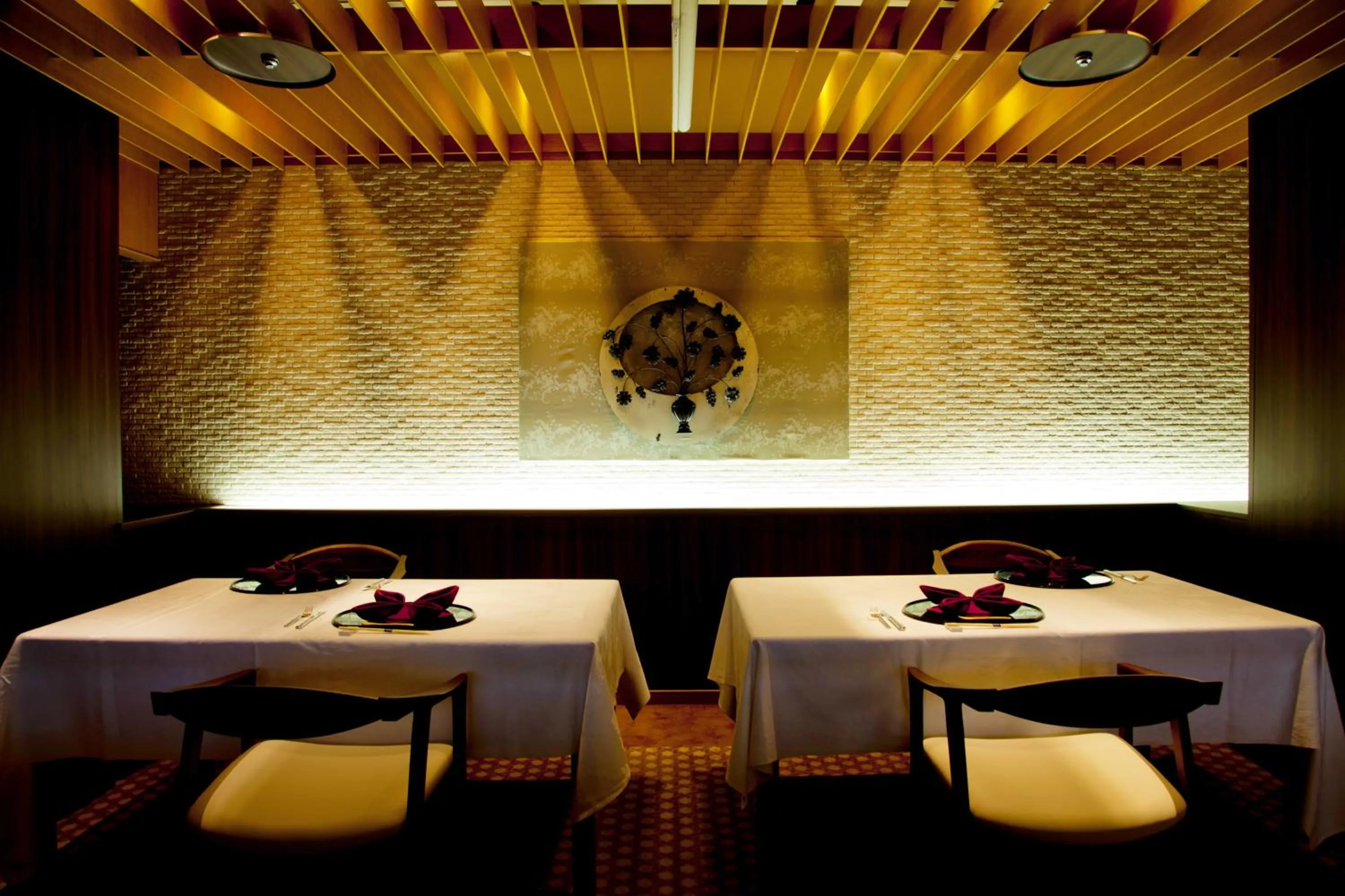 Restaurant/places to eat in Sakan