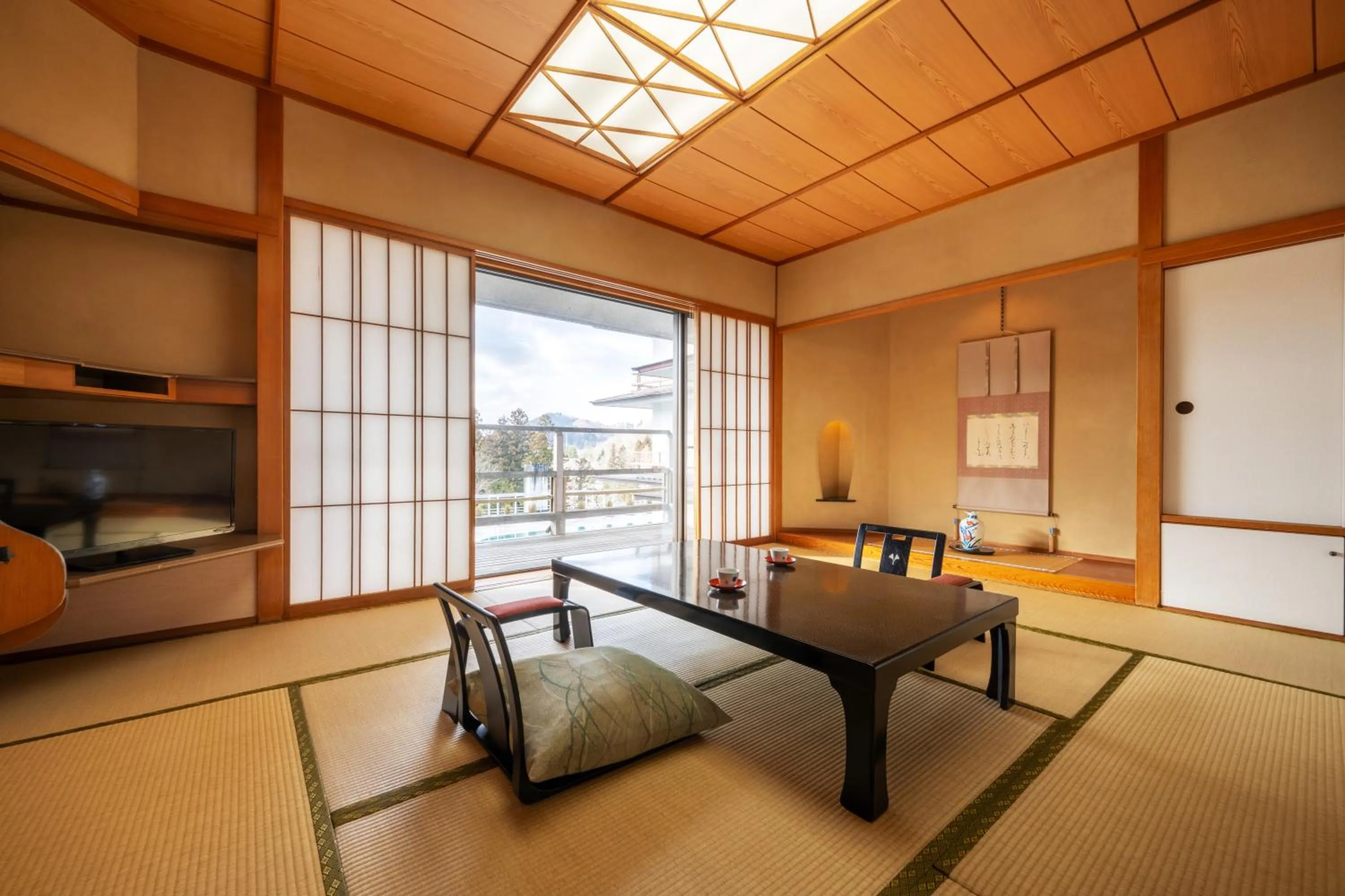 Photo of the whole room in Sakan