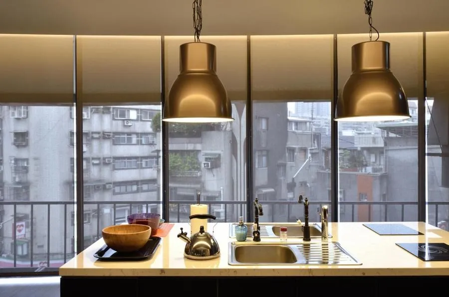 Dining area in Amici hotel Six Star Hostel