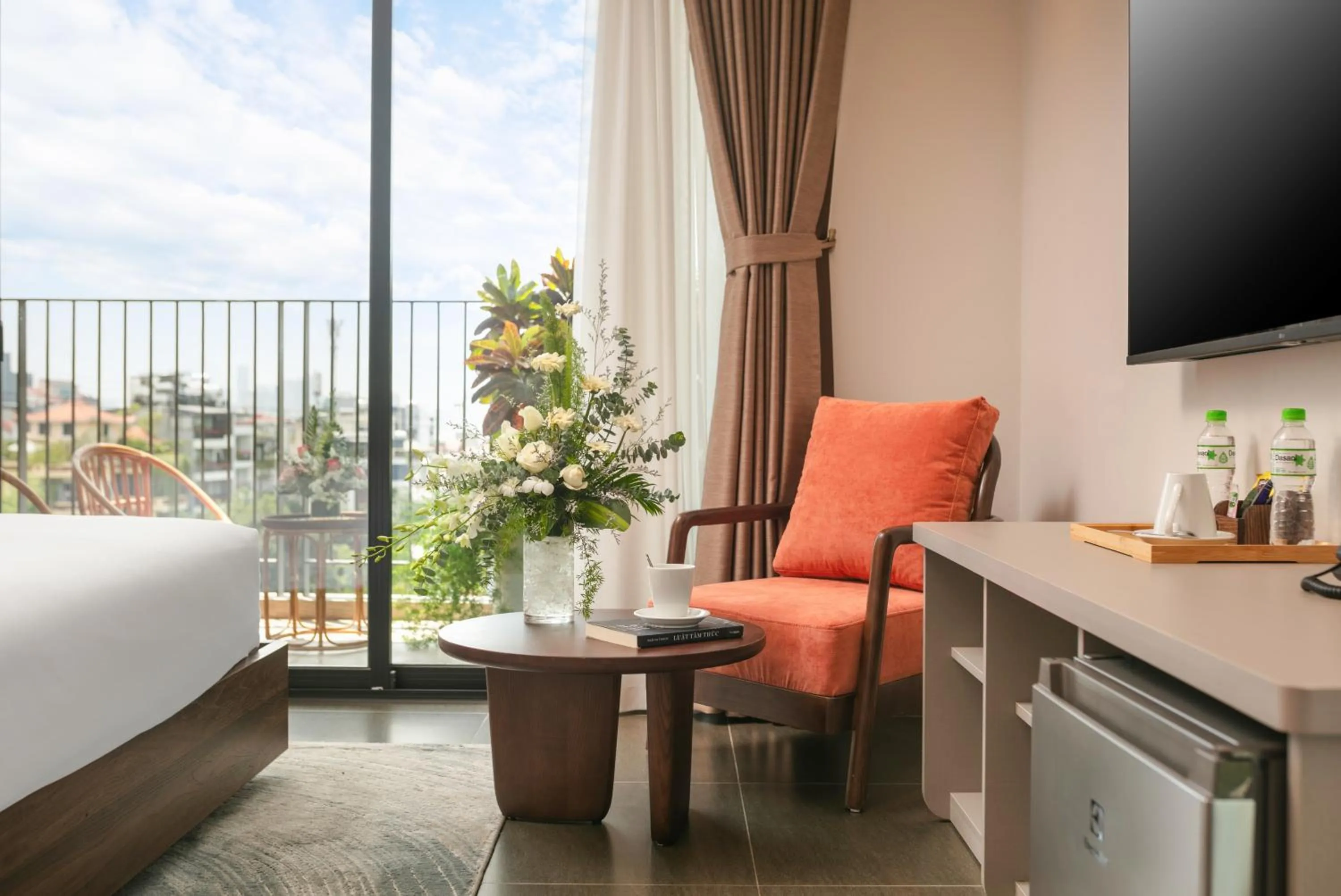 Communal lounge/ TV room, Bed in Hanoi Riverview Boutique Hotel & Apartment