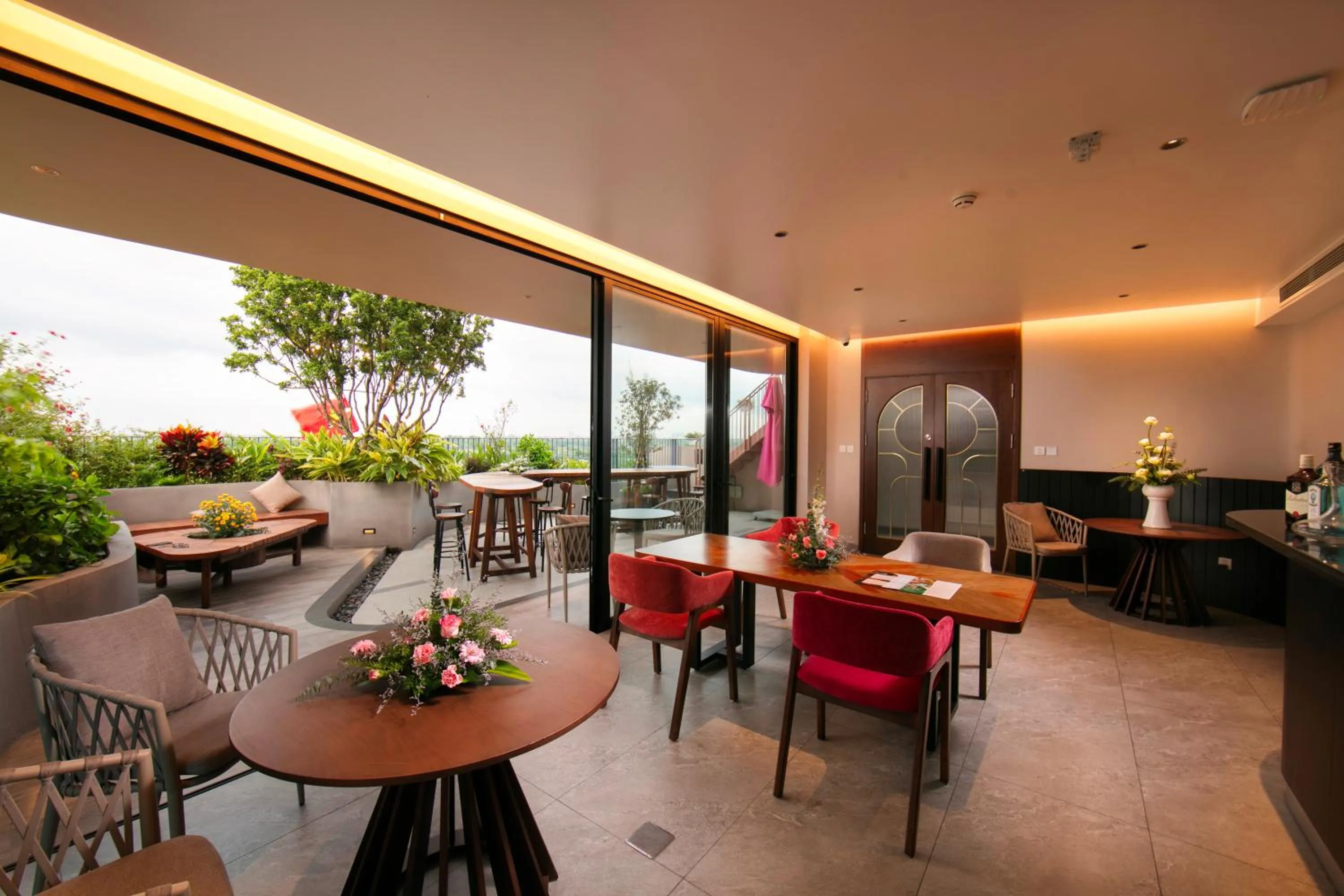 Restaurant/places to eat in Hanoi Riverview Boutique Hotel & Apartment