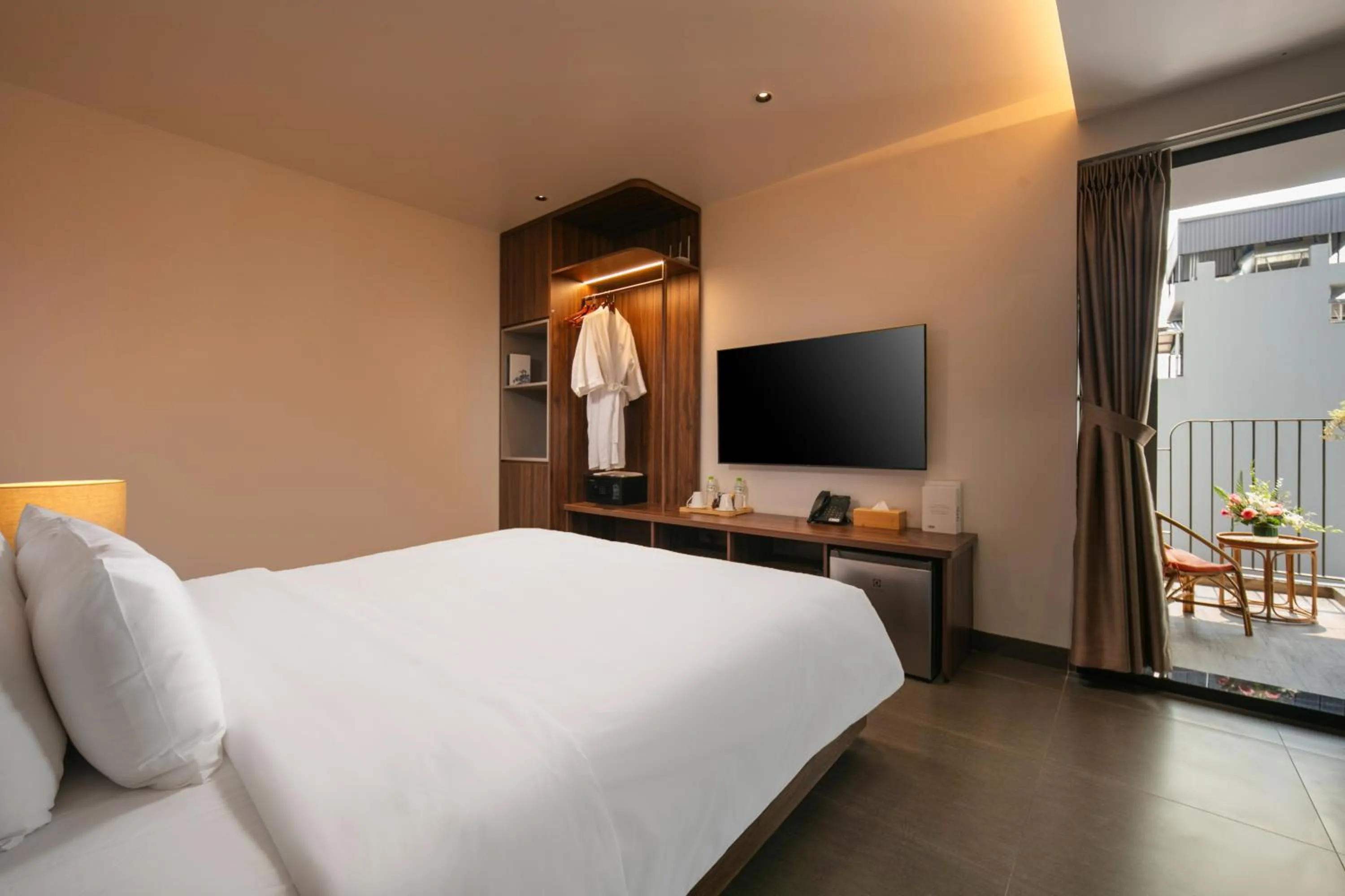 Communal lounge/ TV room, Bed in Hanoi Riverview Boutique Hotel & Apartment