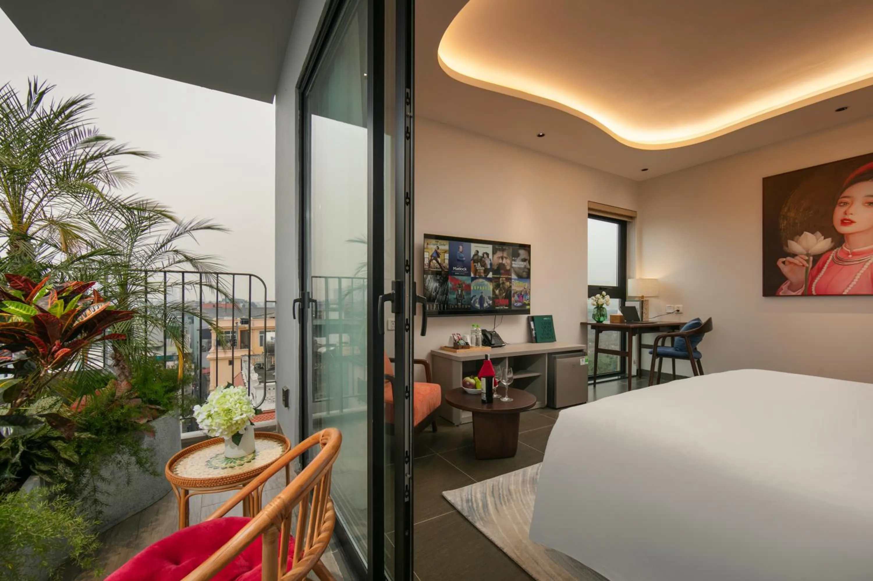 Communal lounge/ TV room, Bed in Hanoi Riverview Boutique Hotel & Apartment
