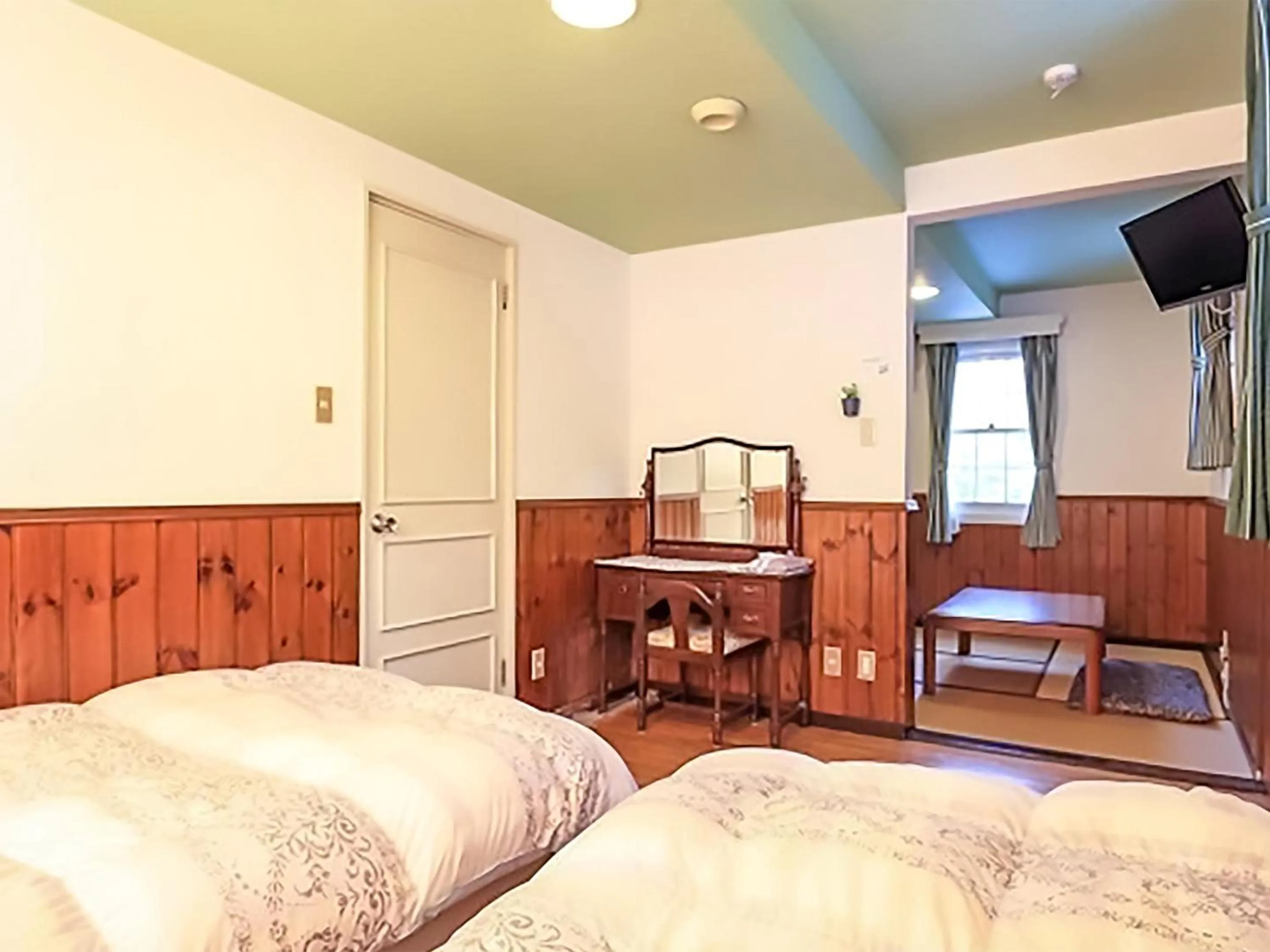 Living room, Bed in Human resort