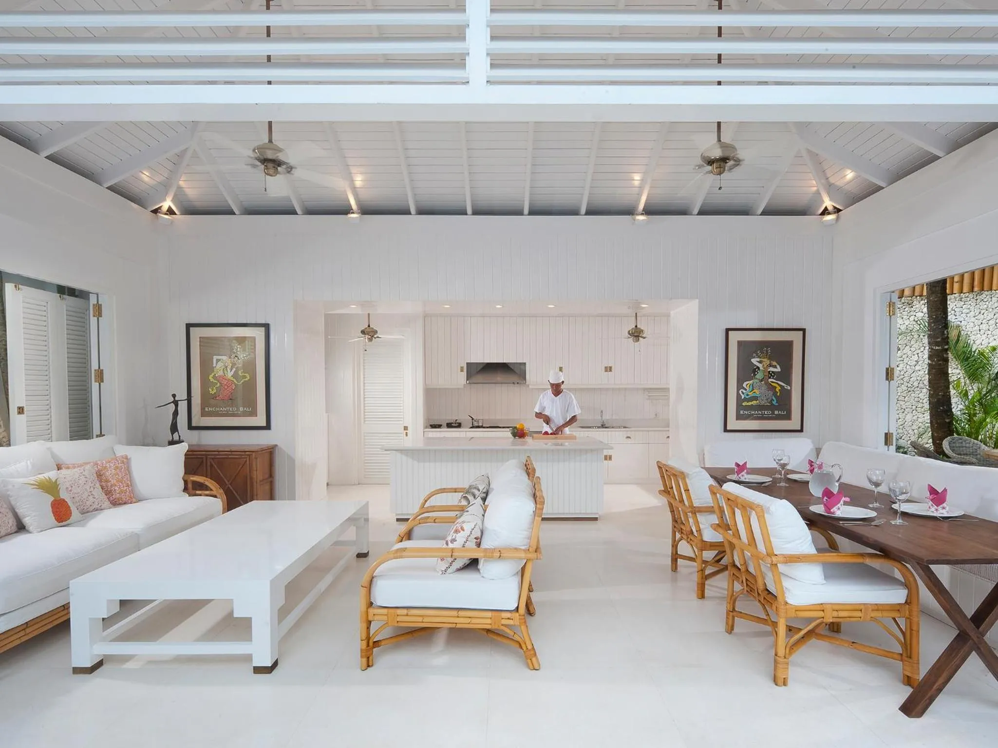 Communal lounge/ TV room, Bed in Villa Lulito