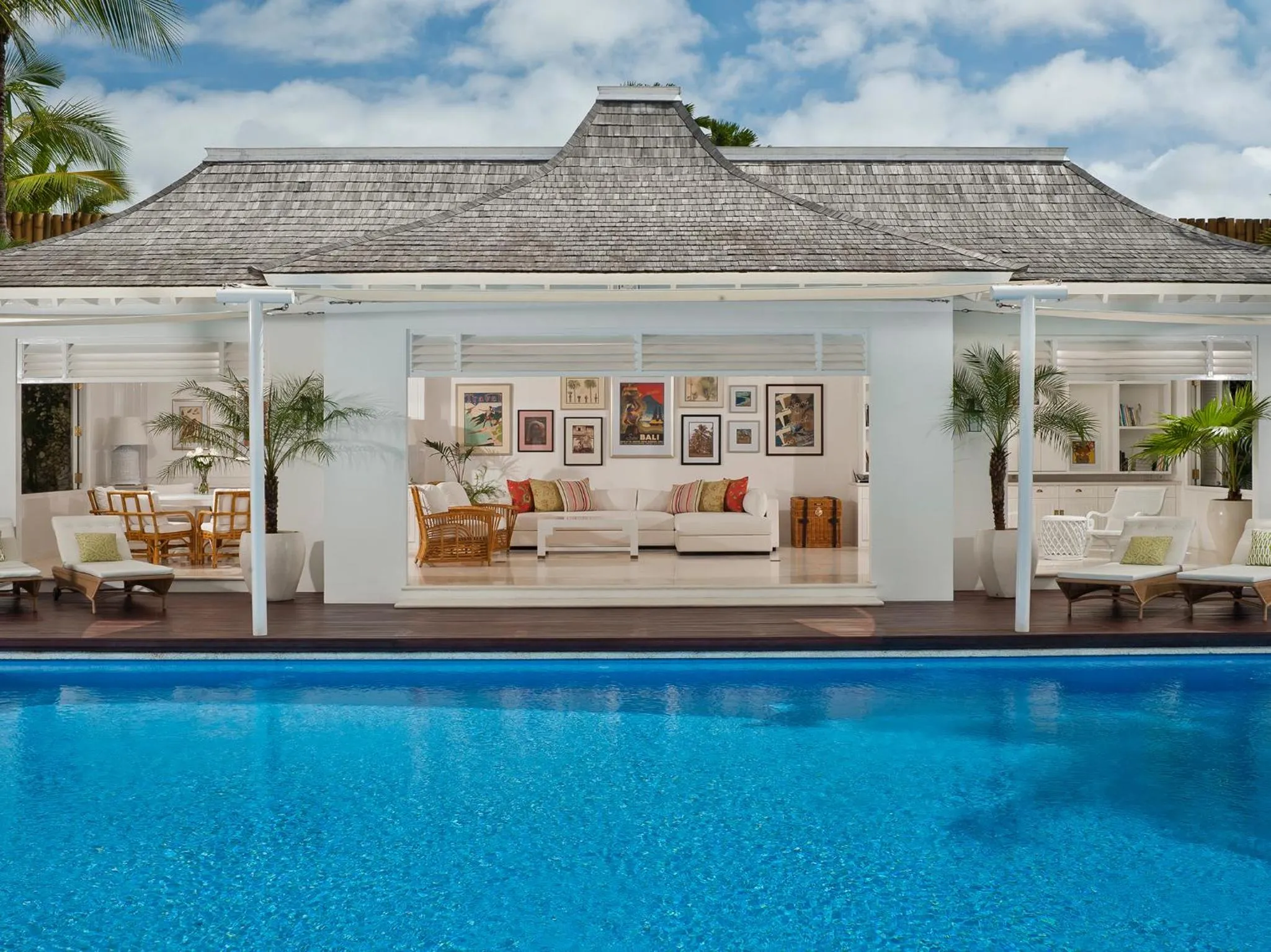 Property building in Villa Lulito