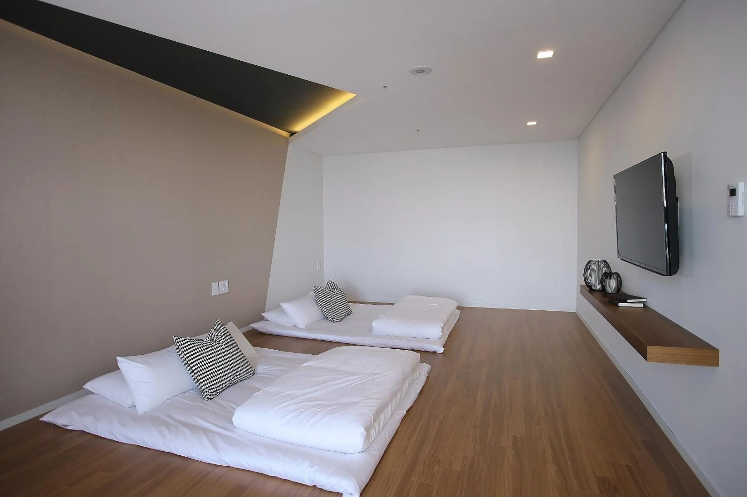 Decorative detail, Bed in Vistacay Hotel Worldcup