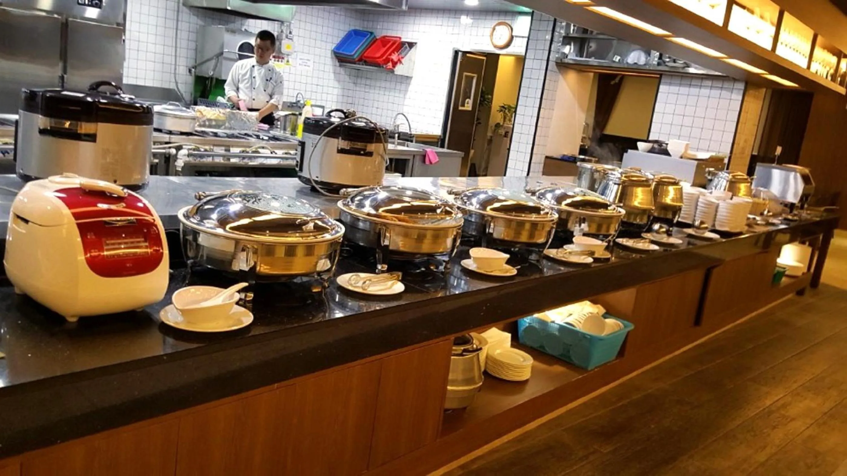 Restaurant/places to eat in Vistacay Hotel Worldcup