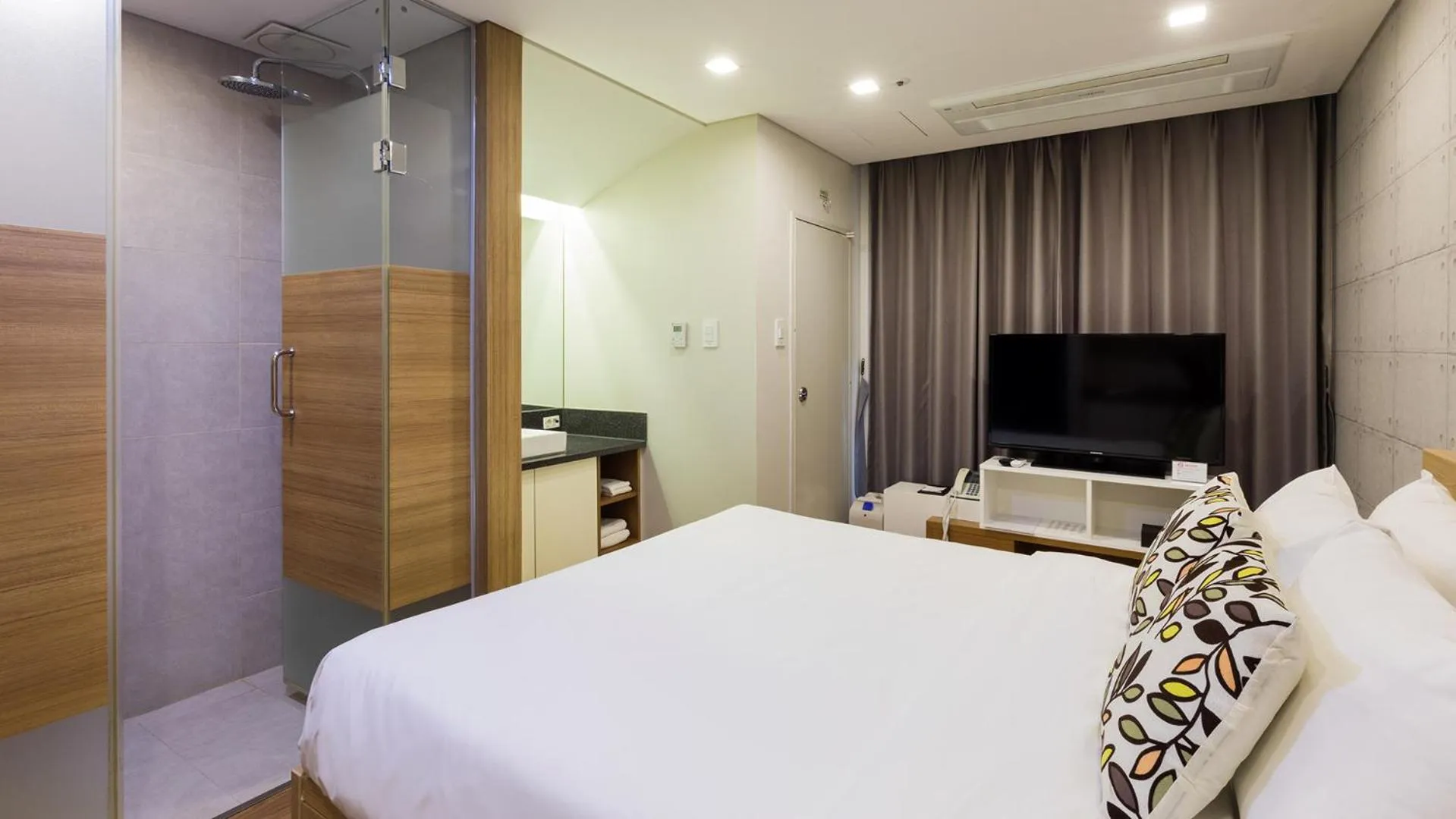 Bedroom, Bed in Vistacay Hotel Worldcup