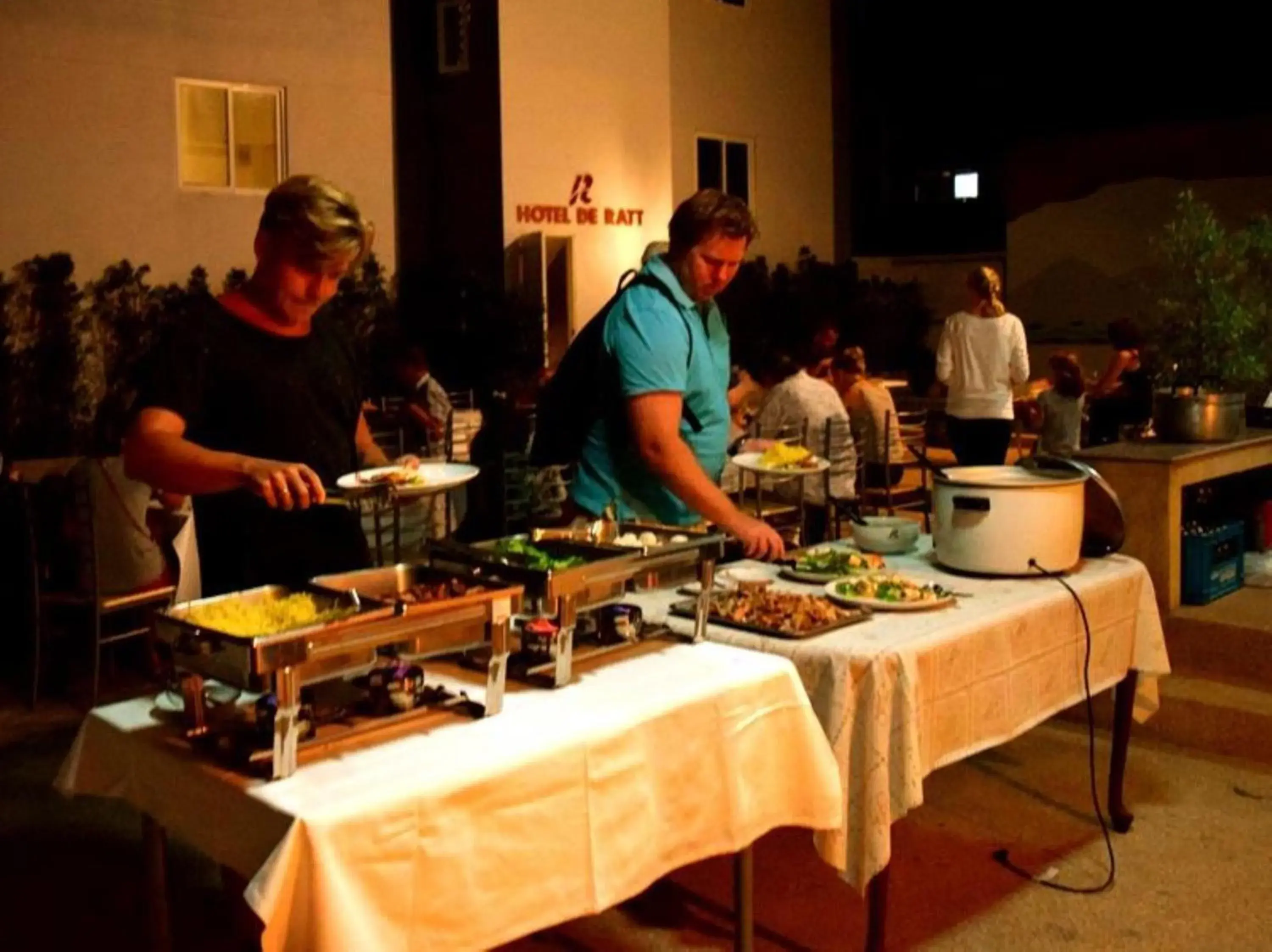 Restaurant/places to eat in Hotel De Ratt Restaurant/places to eat in Hotel De Ratt