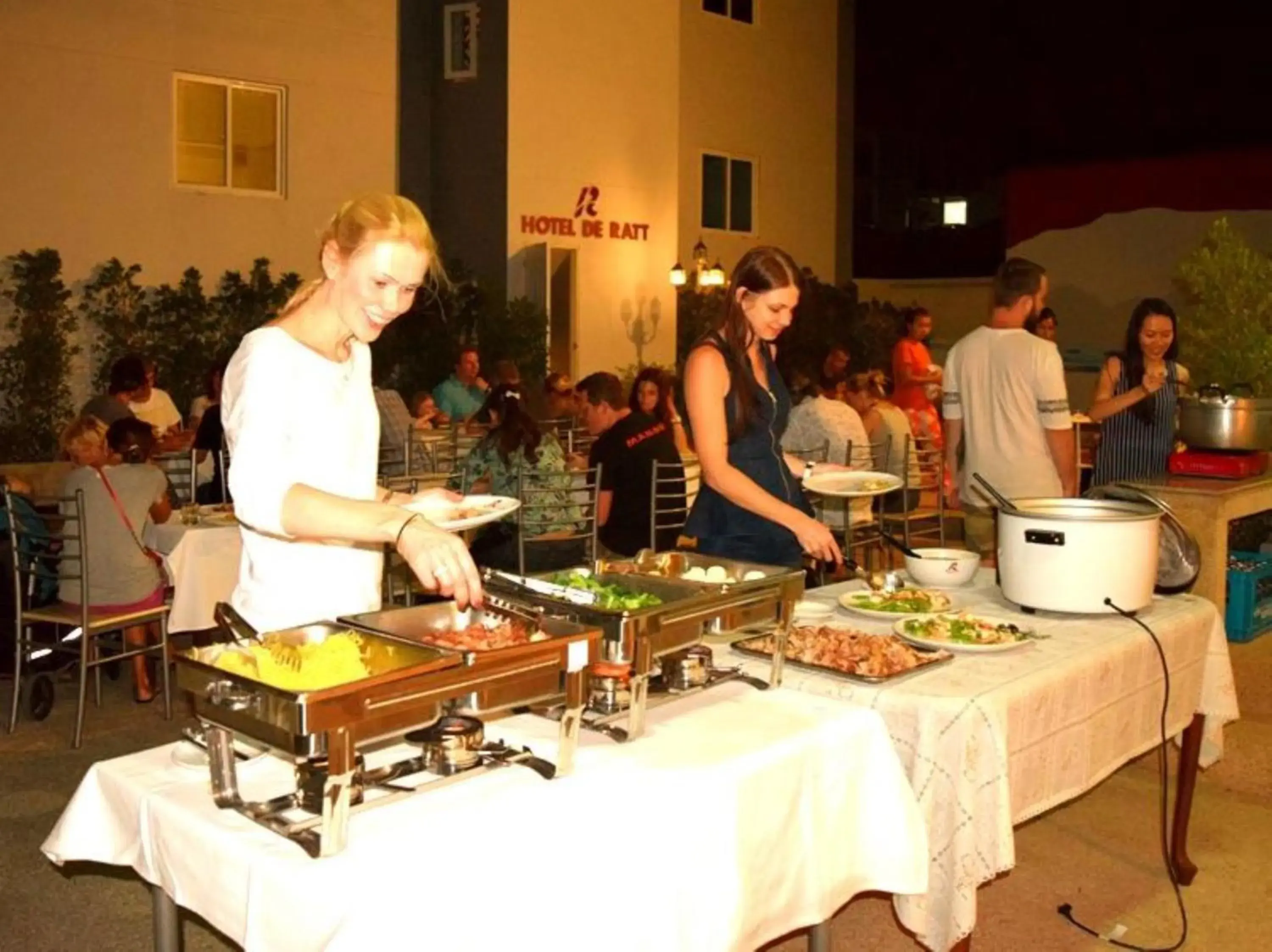 Restaurant/places to eat in Hotel De Ratt Restaurant/places to eat in Hotel De Ratt