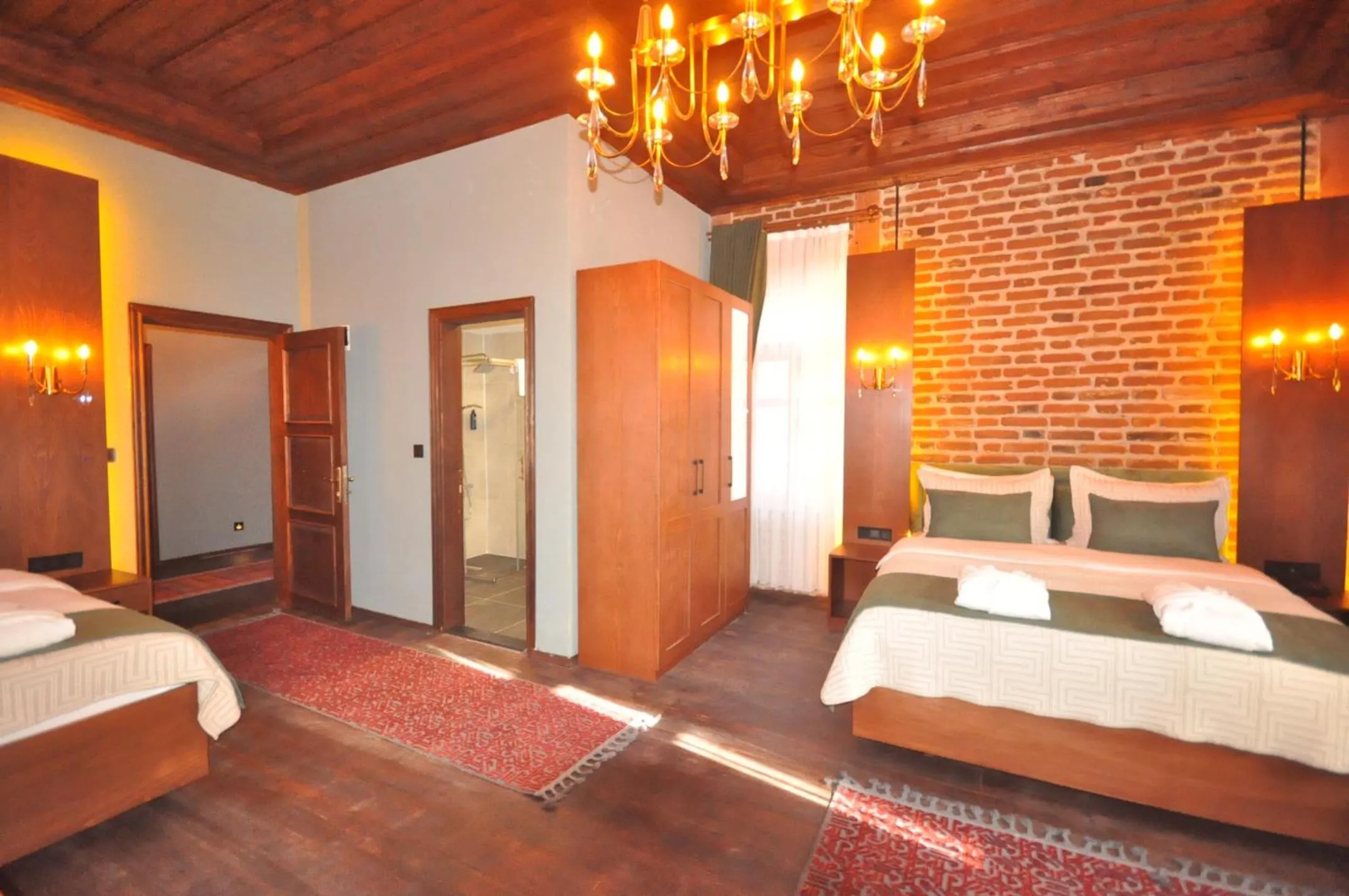 Photo of the whole room, Bed in Mihman Konak Hotel