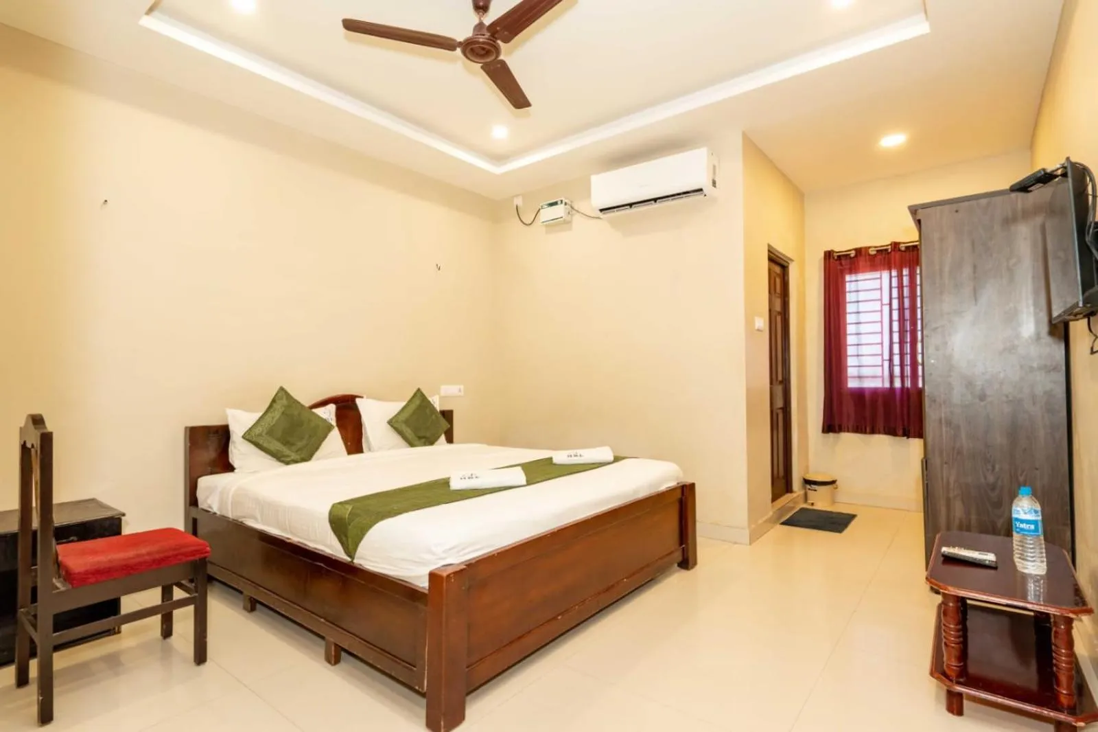 Bedroom, Bed in Hotel Ramleela