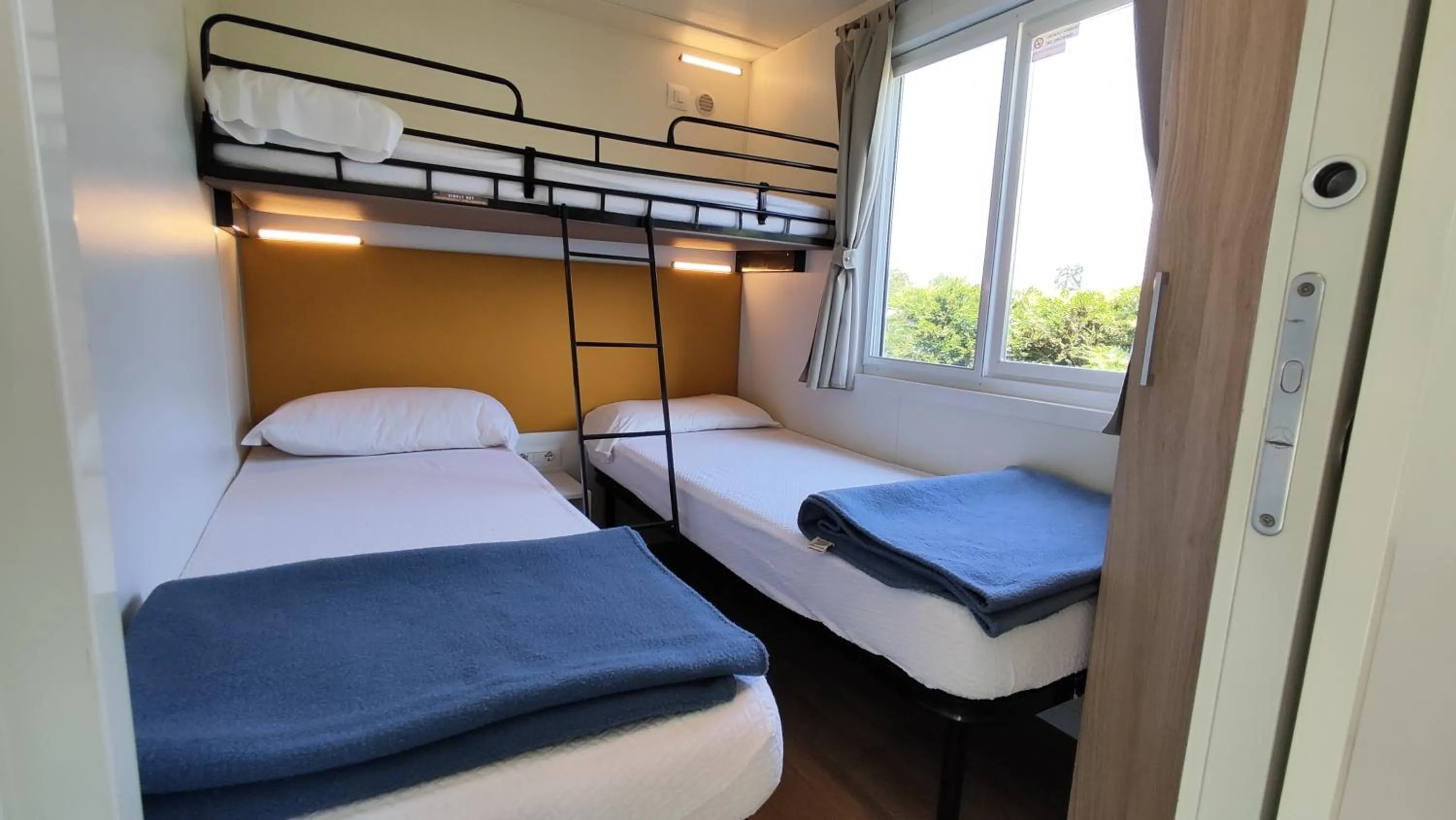 Bed in Campeggio del Garda