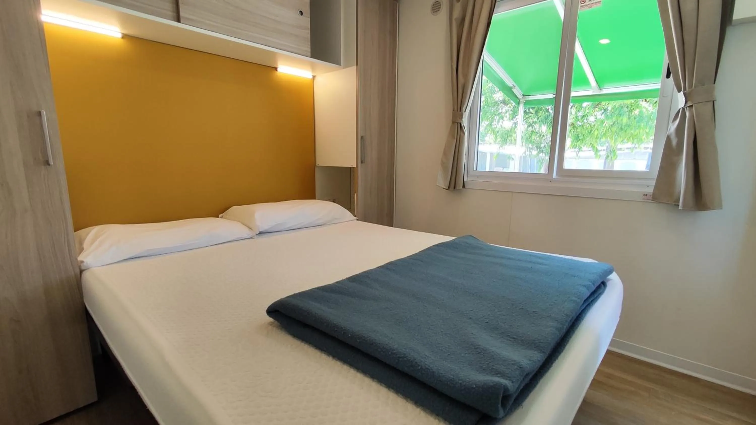 Bed in Campeggio del Garda