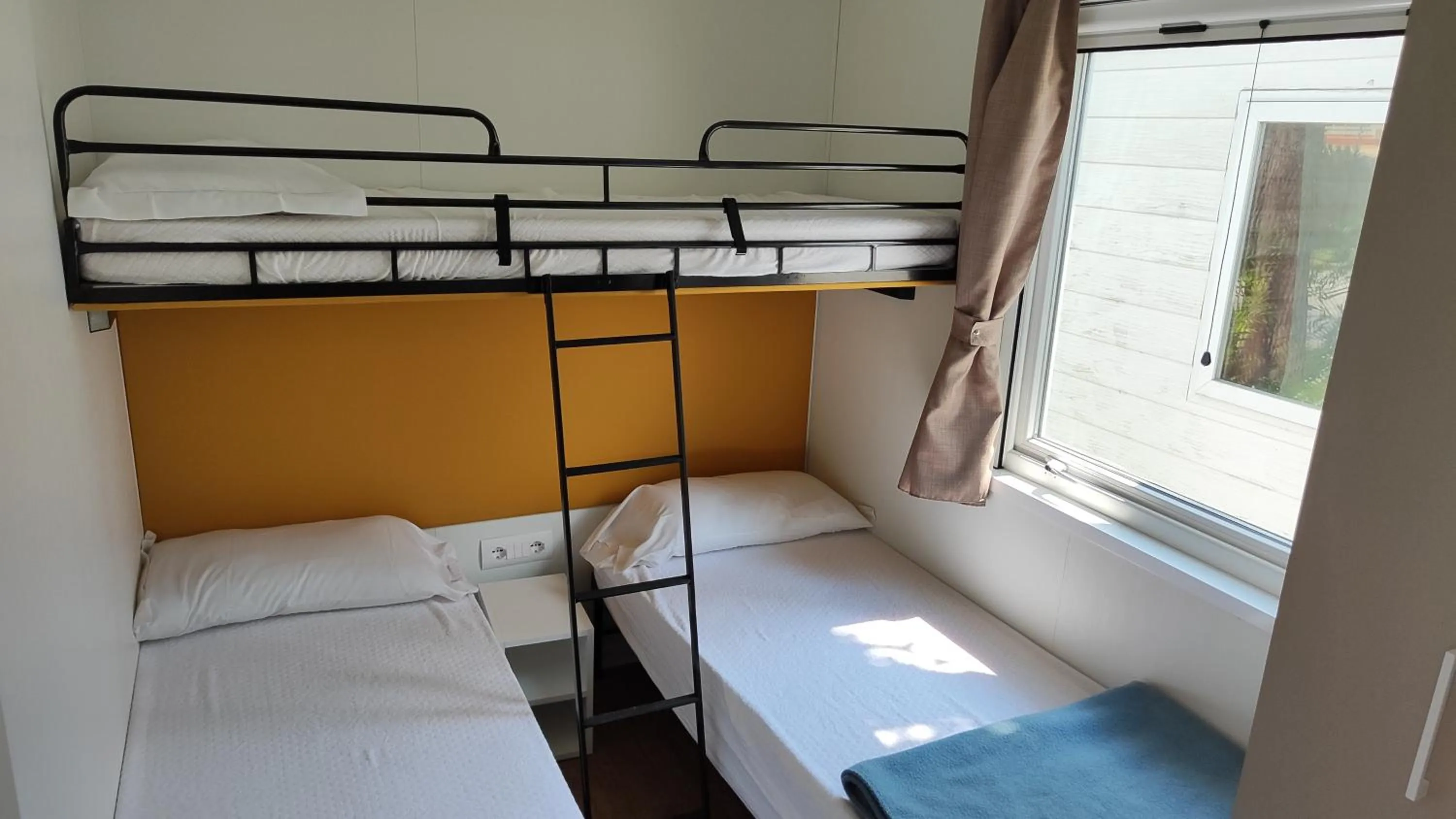 Bed in Campeggio del Garda