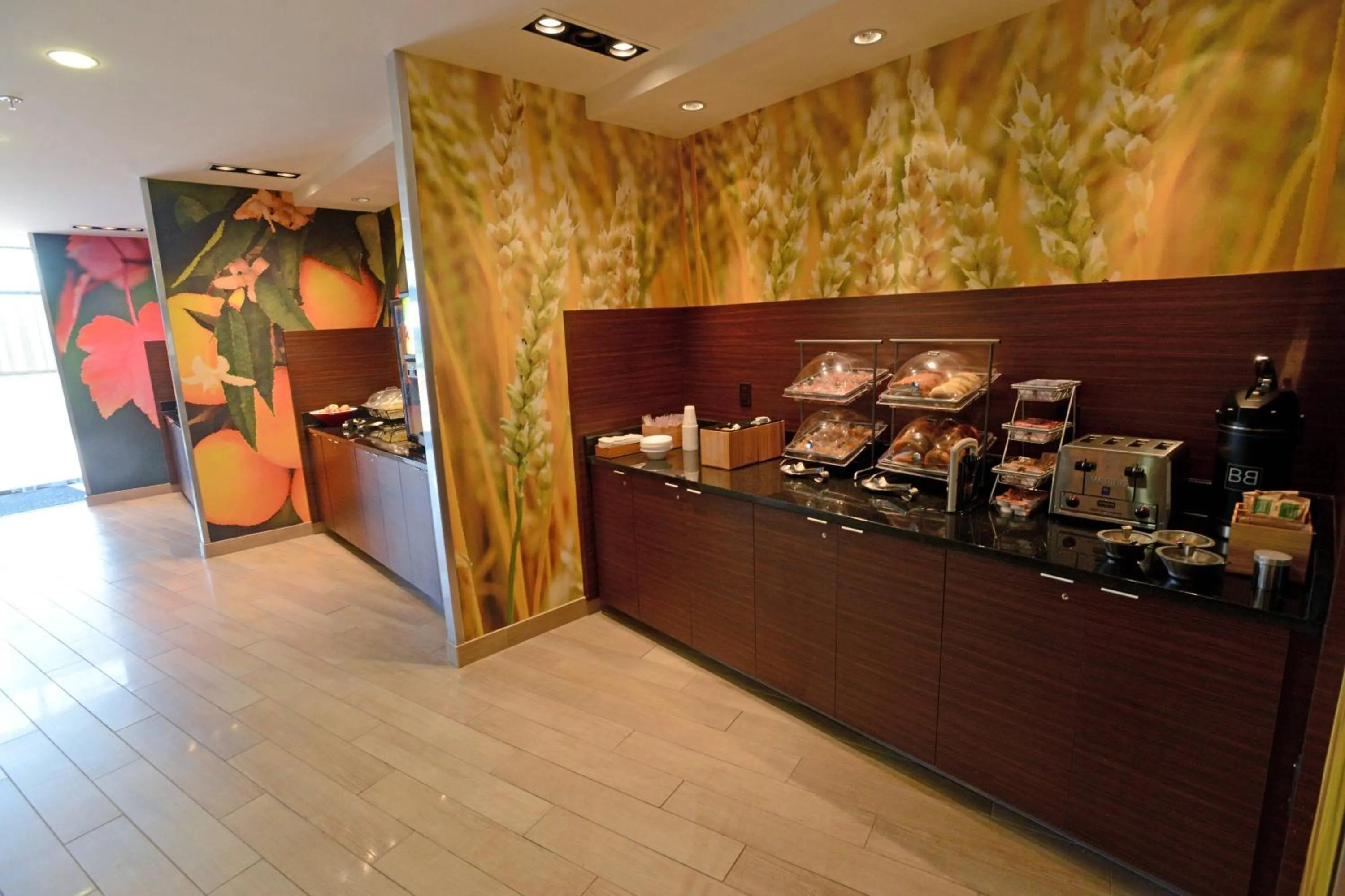 Breakfast in Fairfield Inn & Suites by Marriott Bowling Green