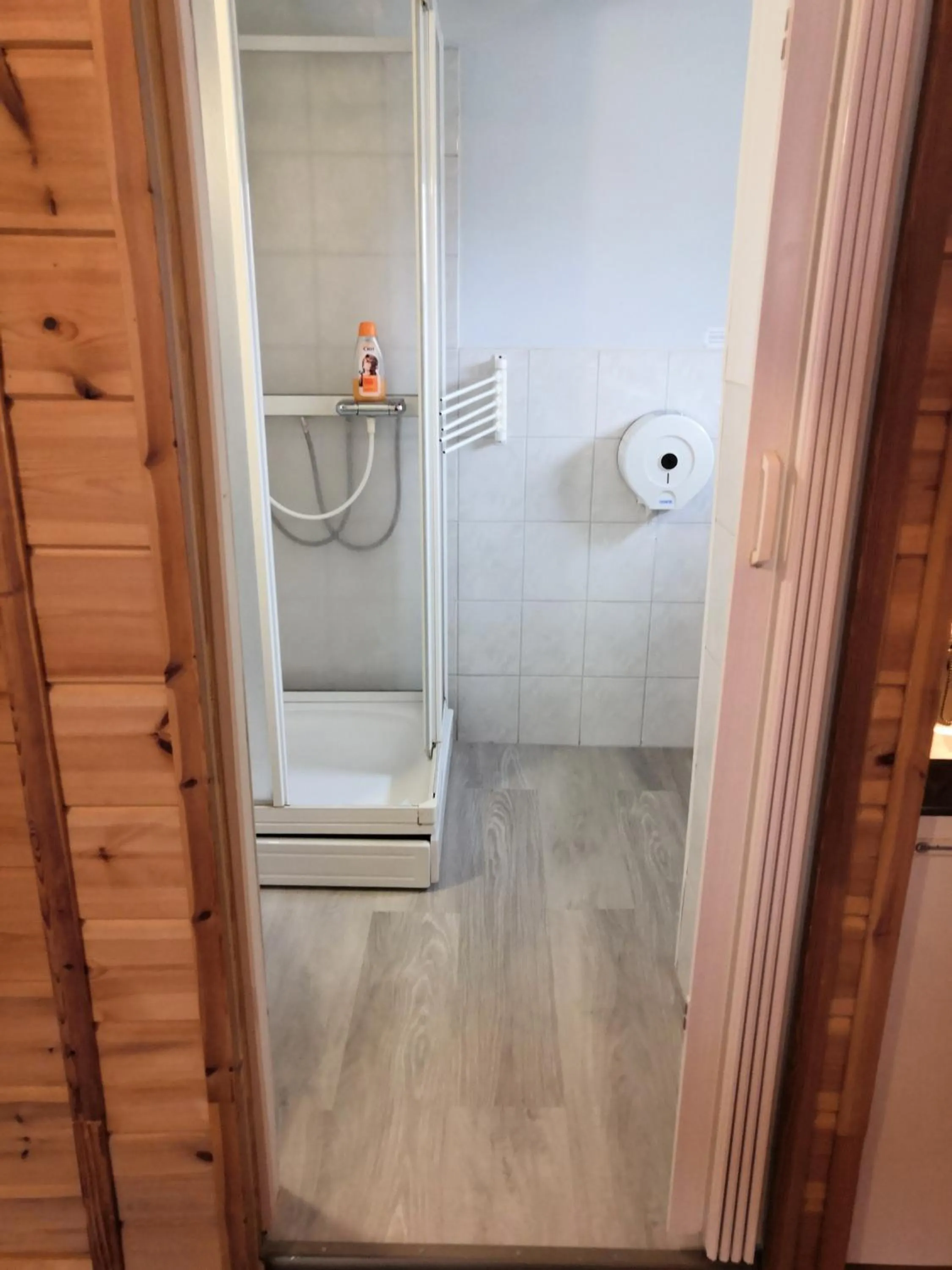 Shower in Hostel Mansikka