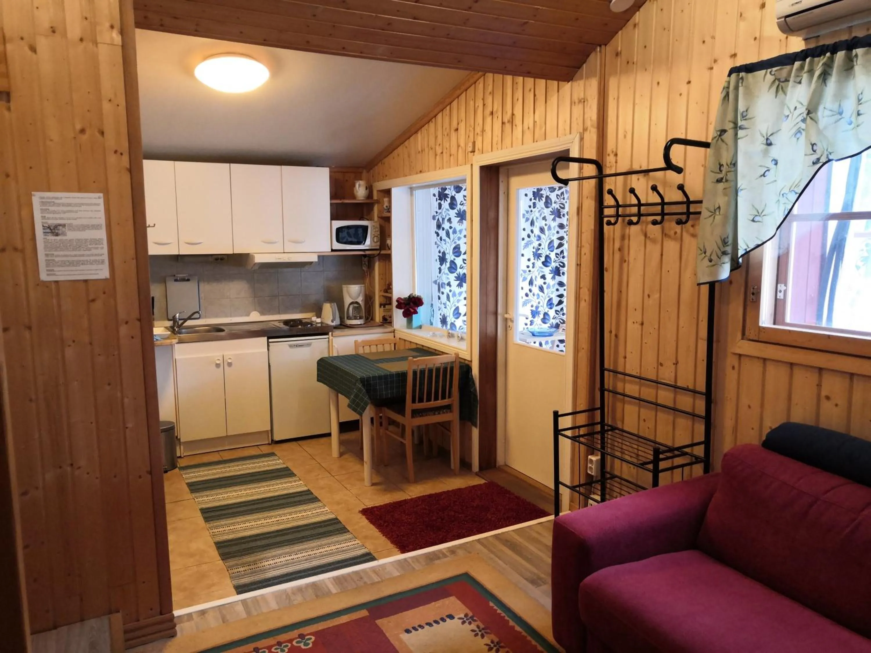 Kitchen or kitchenette in Hostel Mansikka