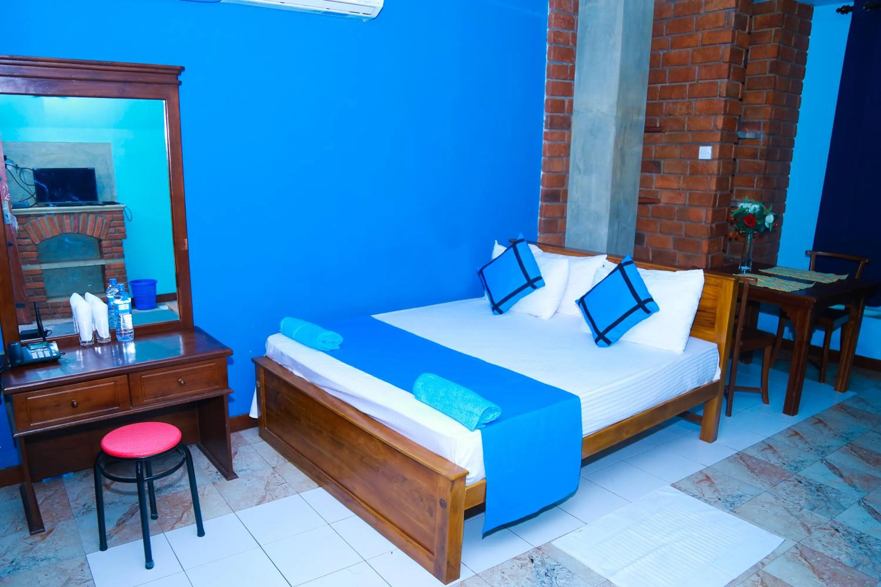 Bedroom, Bed in Elegance Range Resort