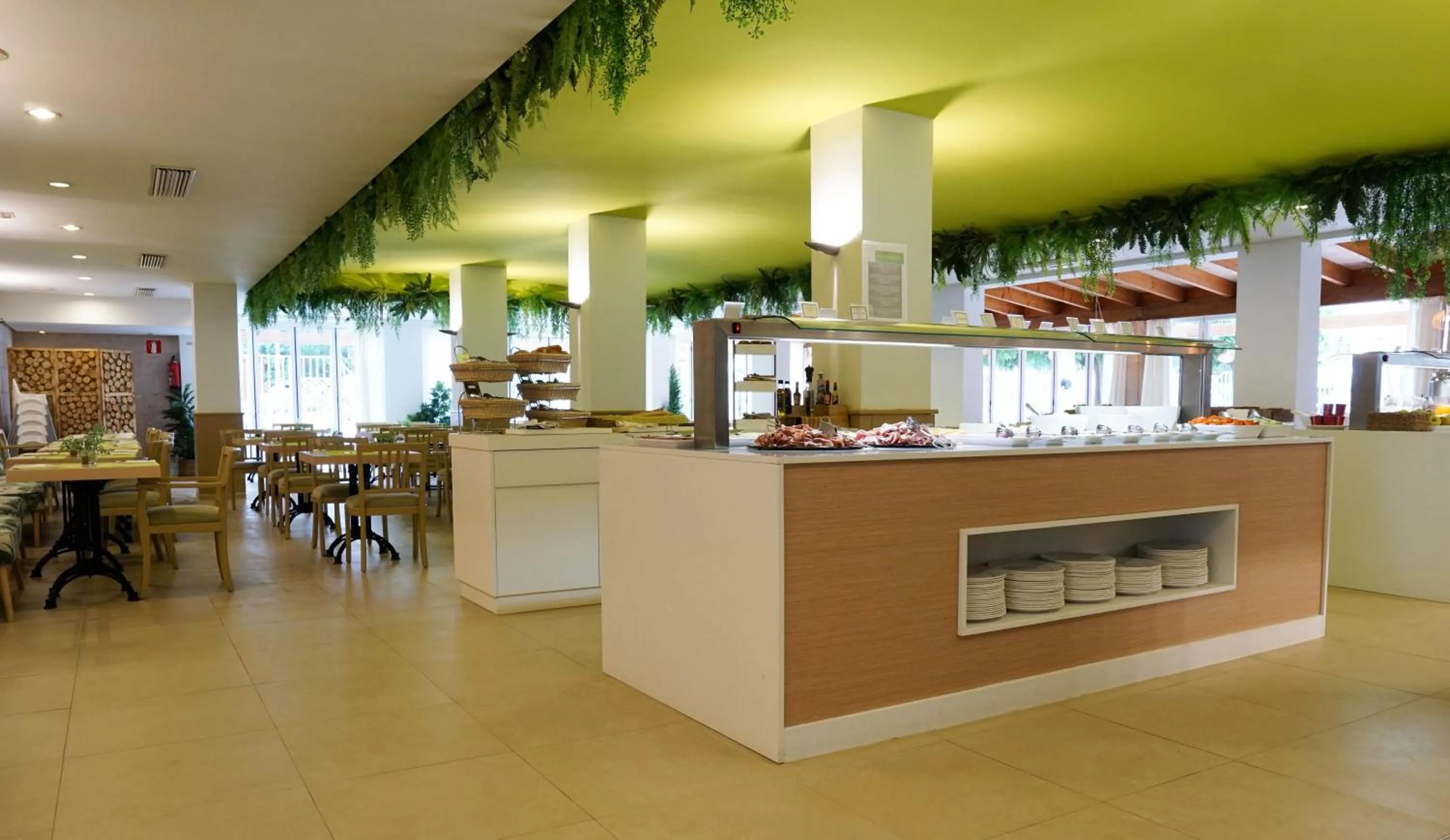 Restaurant/places to eat in Houm Nets - Adults Only