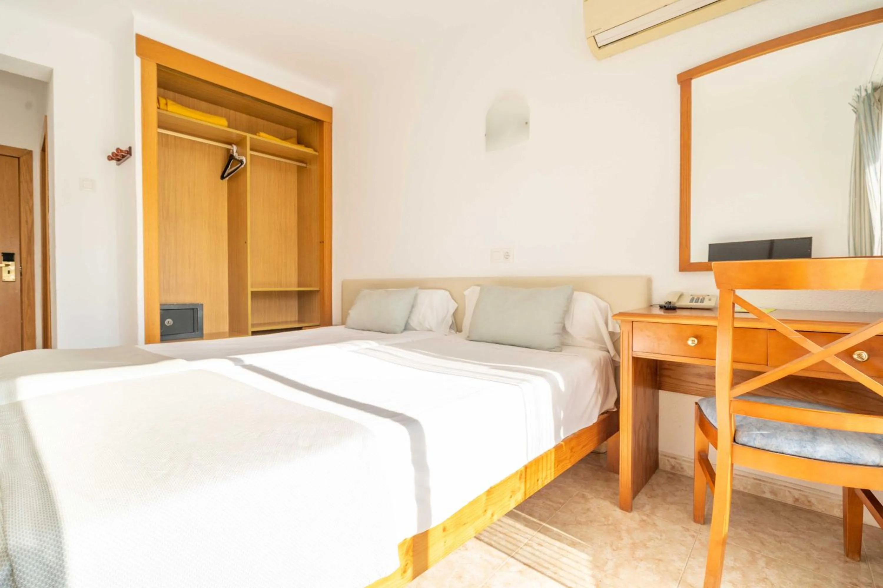 Bed in Houm Nets - Adults Only