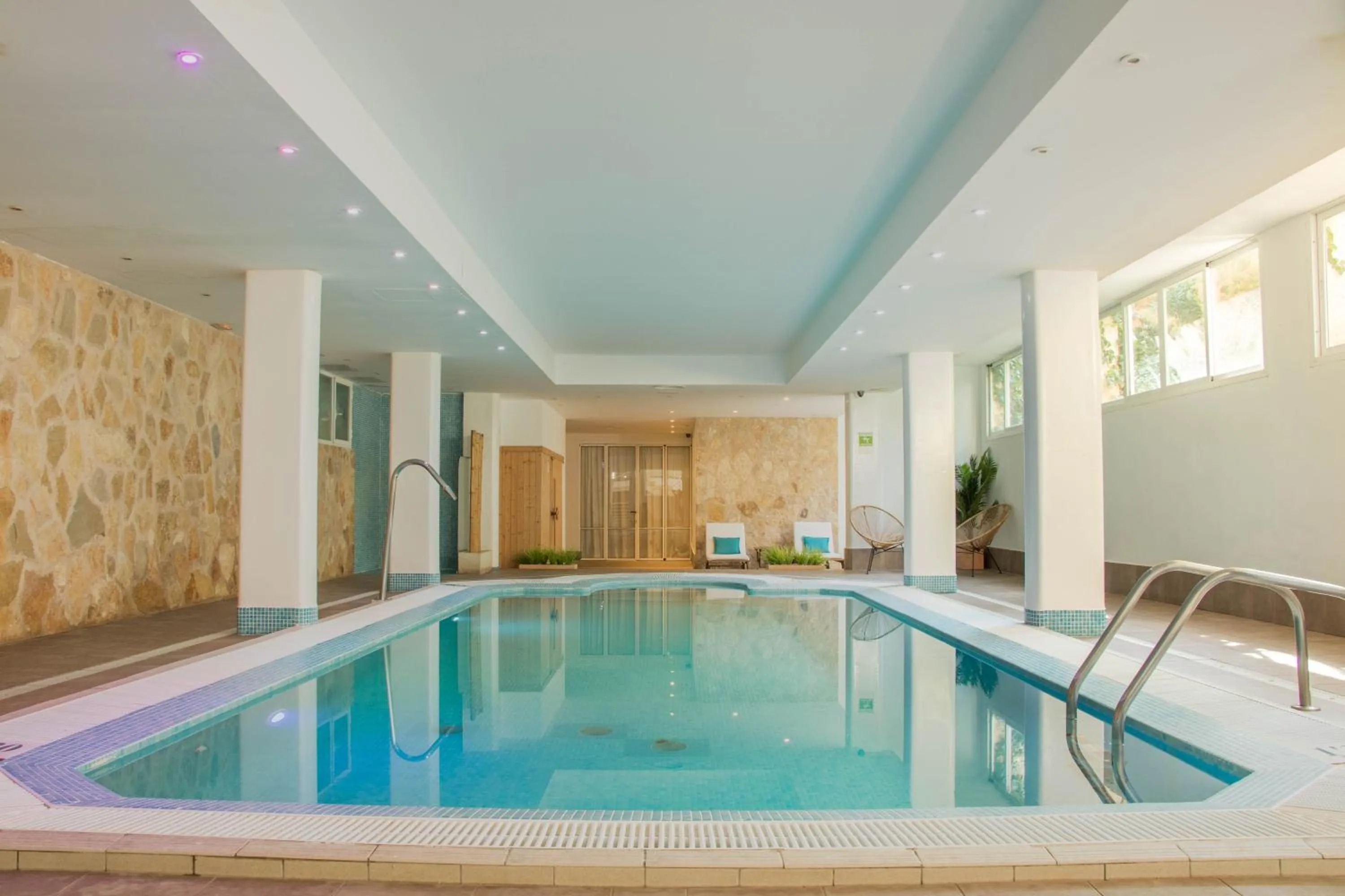 Swimming pool in Houm Nets - Adults Only