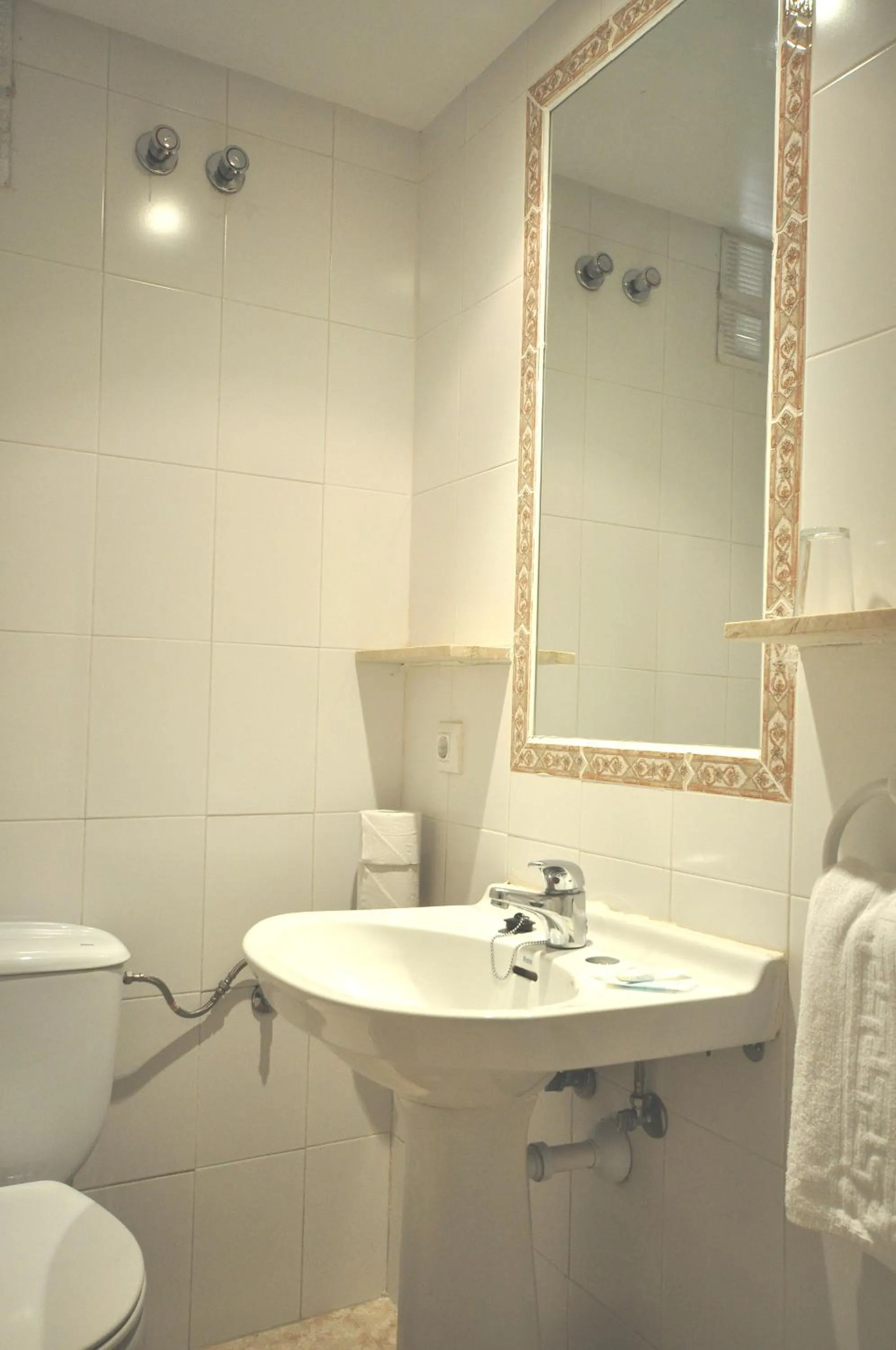 Toilet in Houm Nets - Adults Only