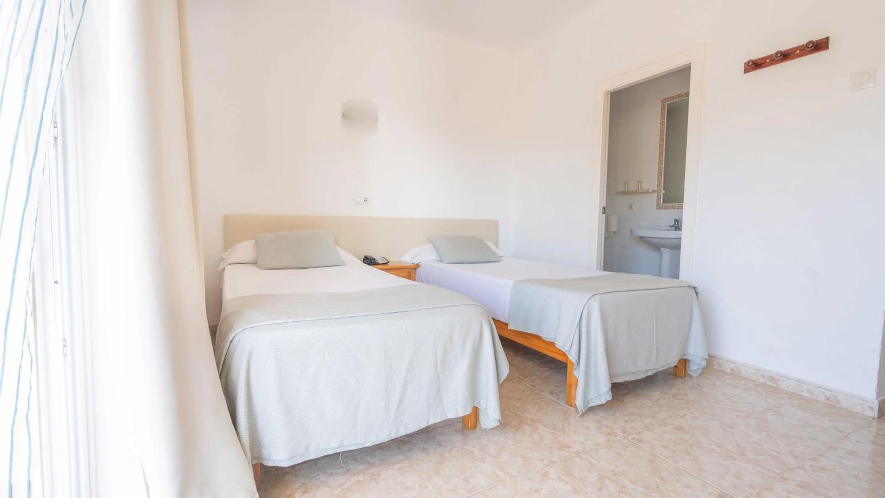 Bed in Houm Nets - Adults Only