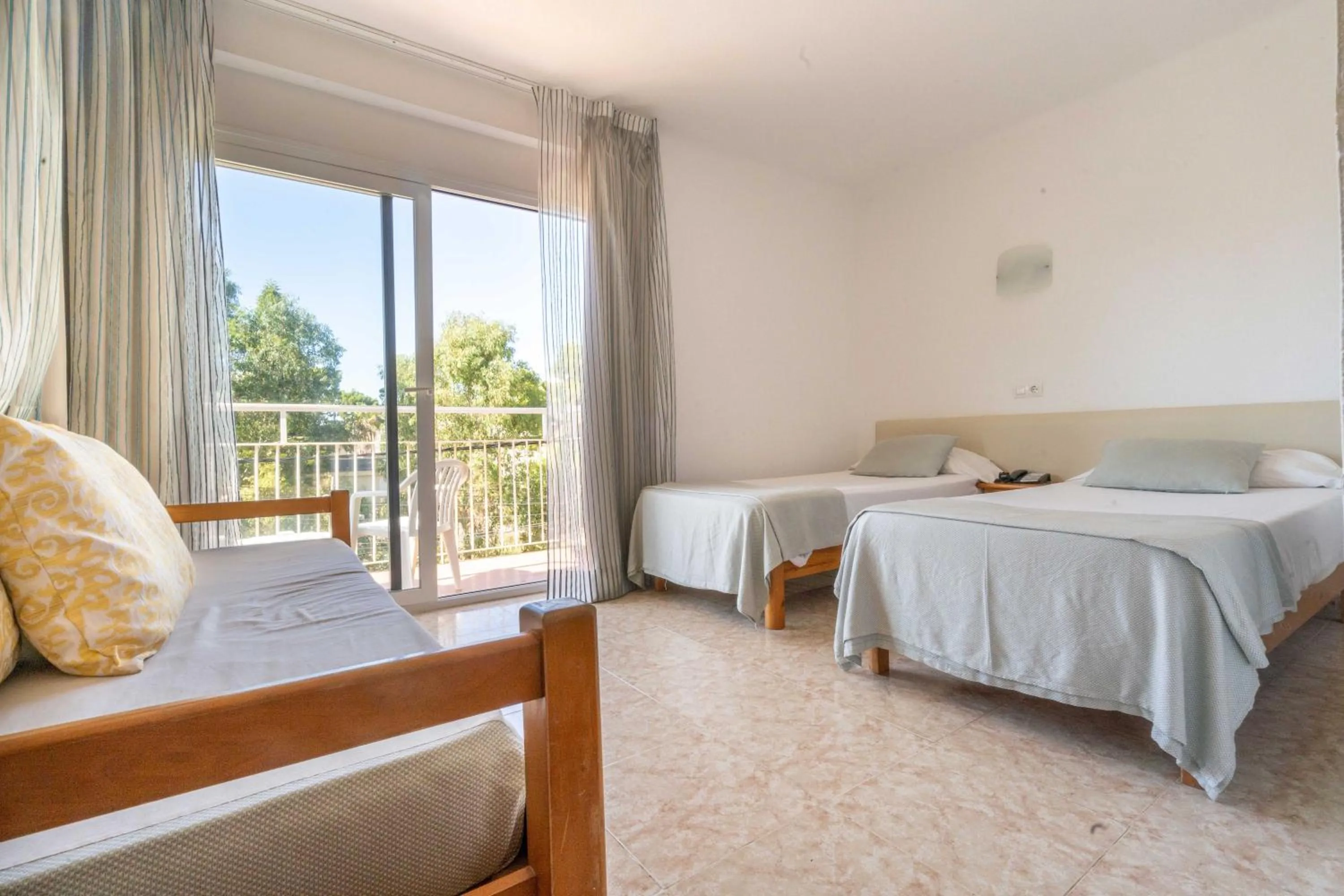 Bed in Houm Nets - Adults Only