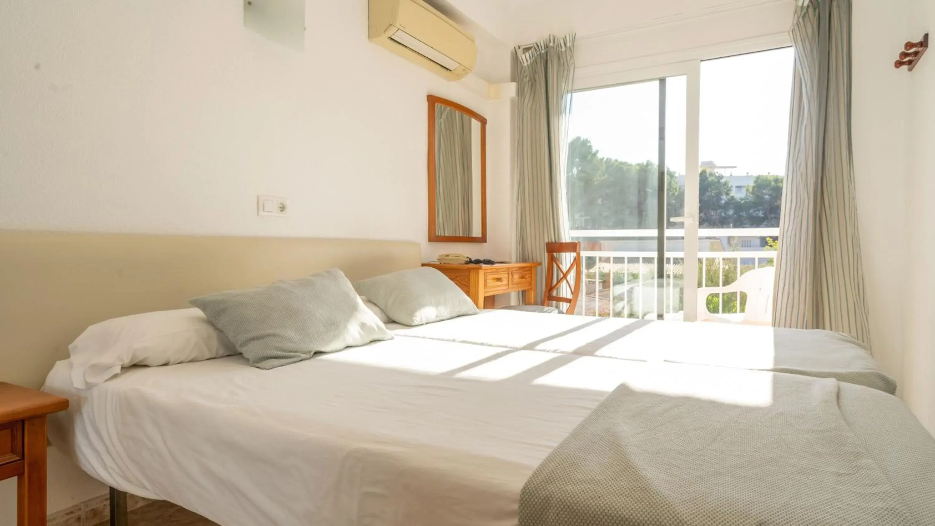 Bed in Houm Nets - Adults Only Bed in Houm Nets - Adults Only