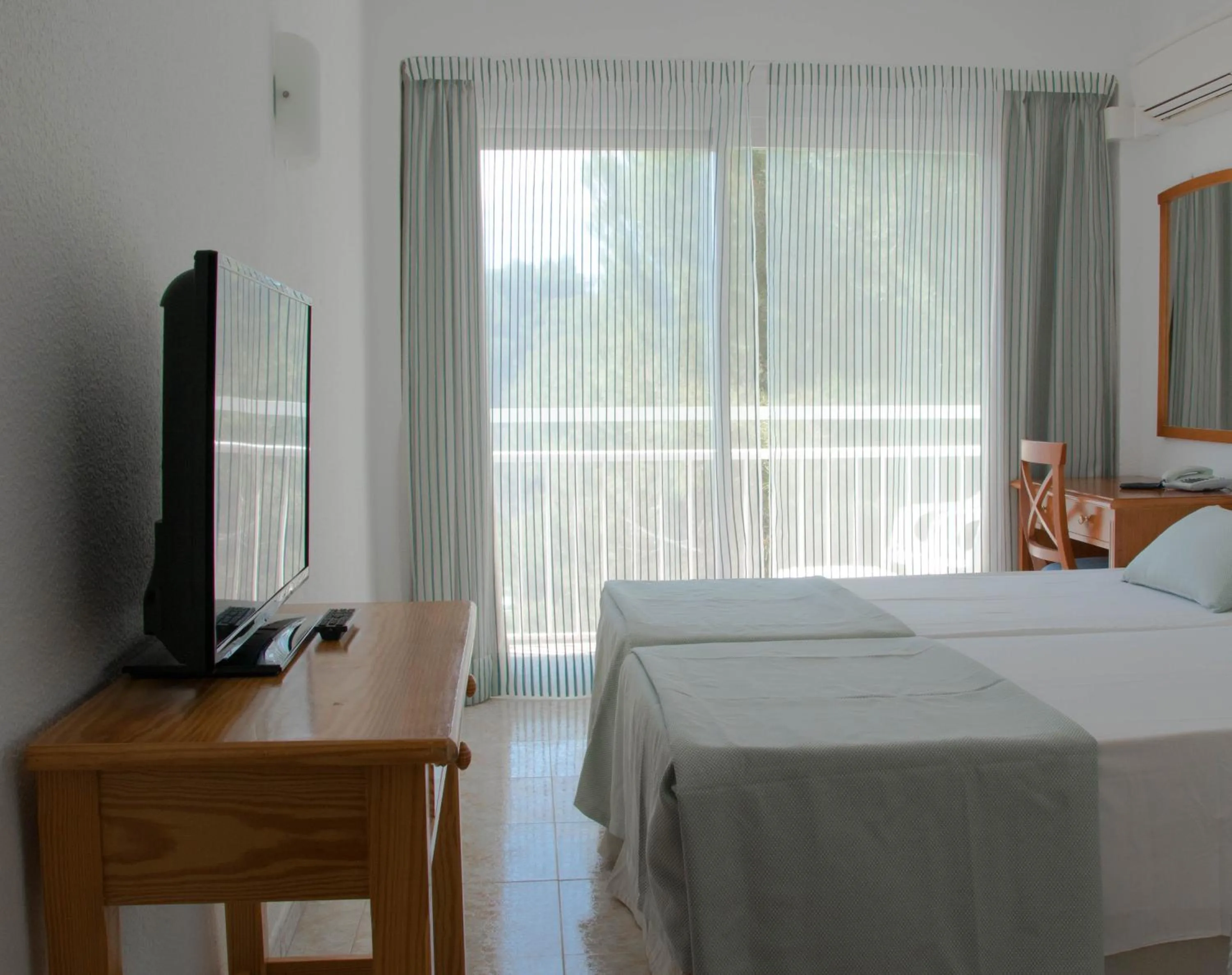 TV and multimedia, Bed in Houm Nets - Adults Only