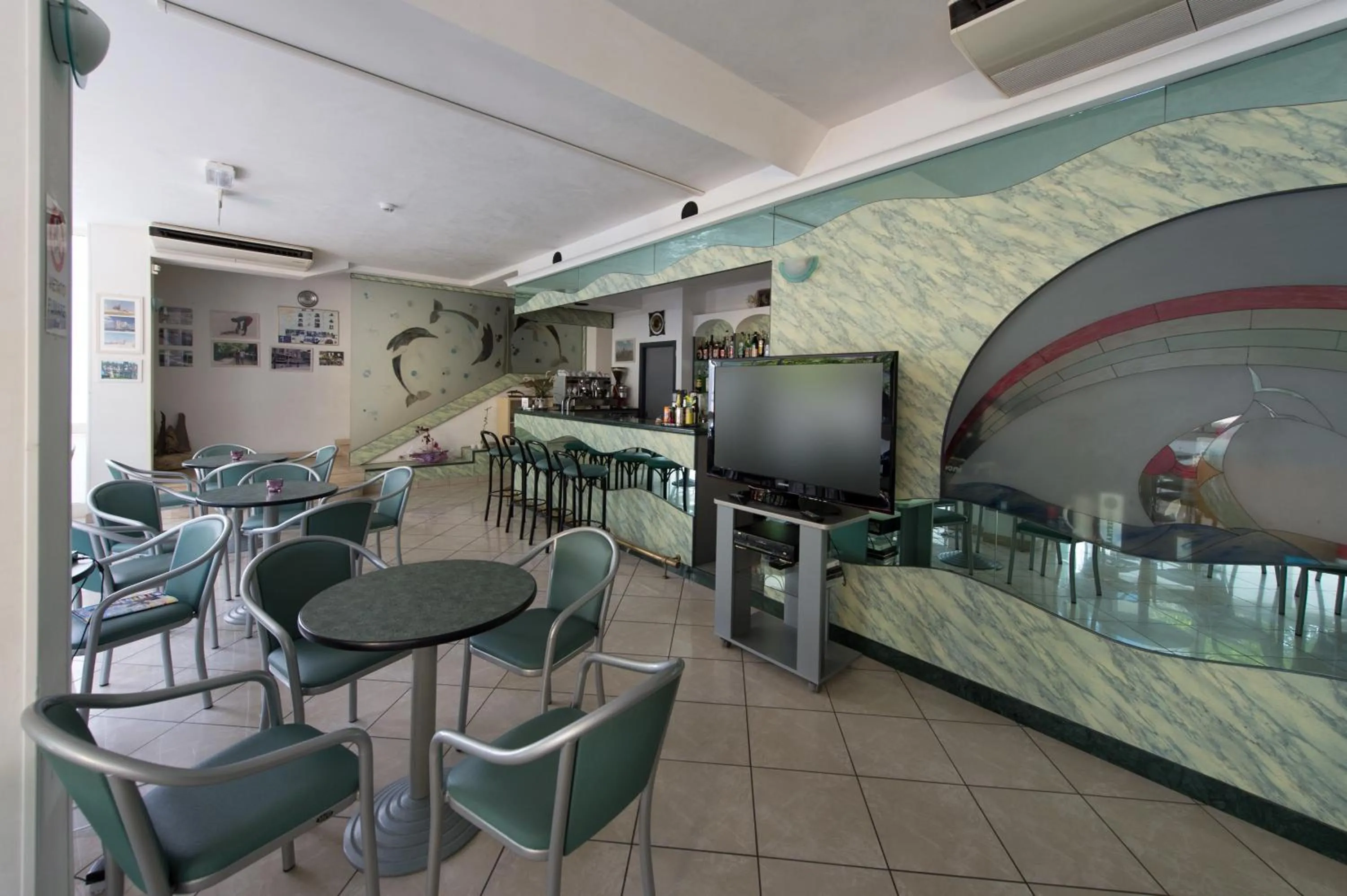 Lounge or bar in Hotel Pacific