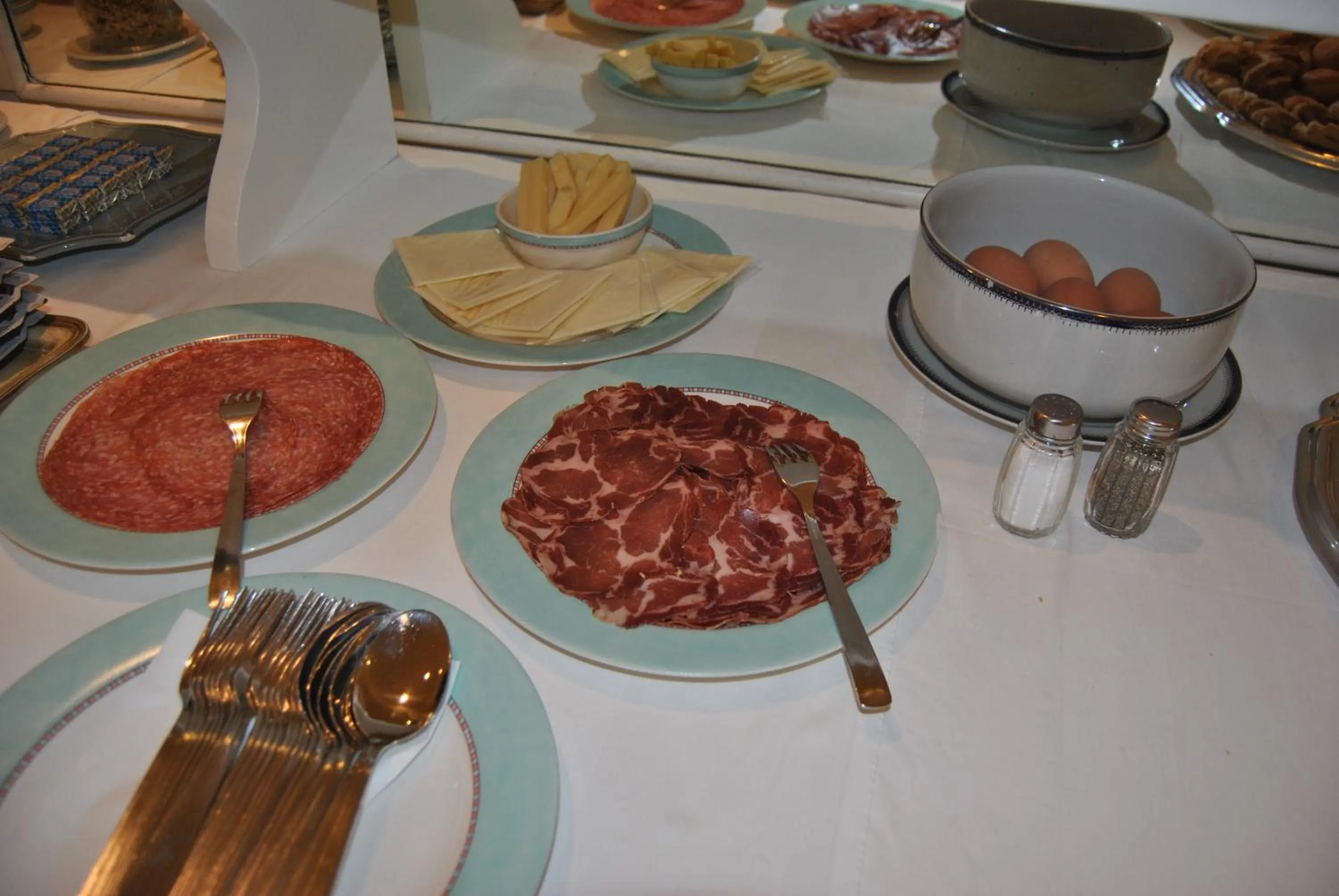 Buffet breakfast in Hotel Pacific