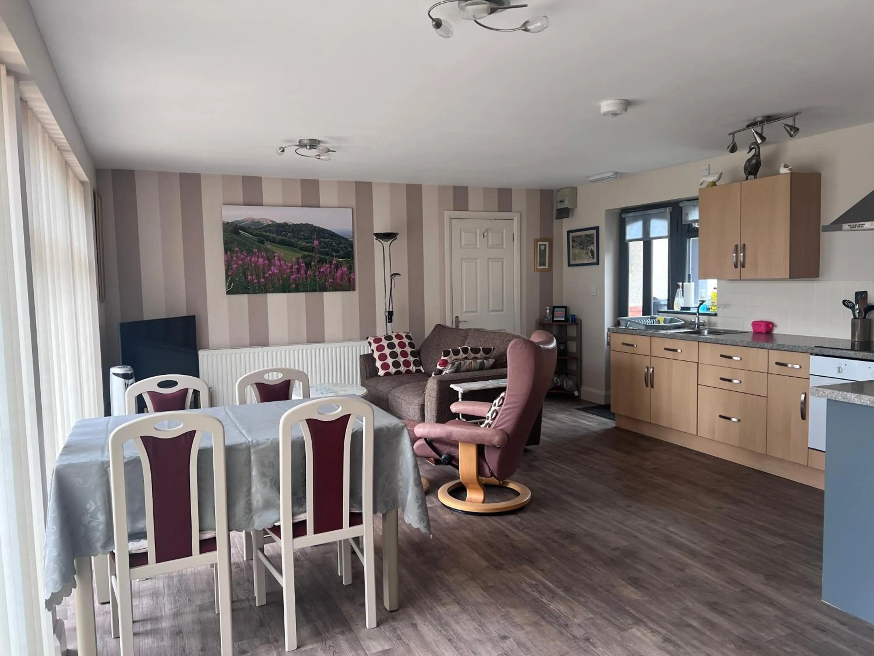 Kitchen or kitchenette in Orchard Side Bed and Breakfast