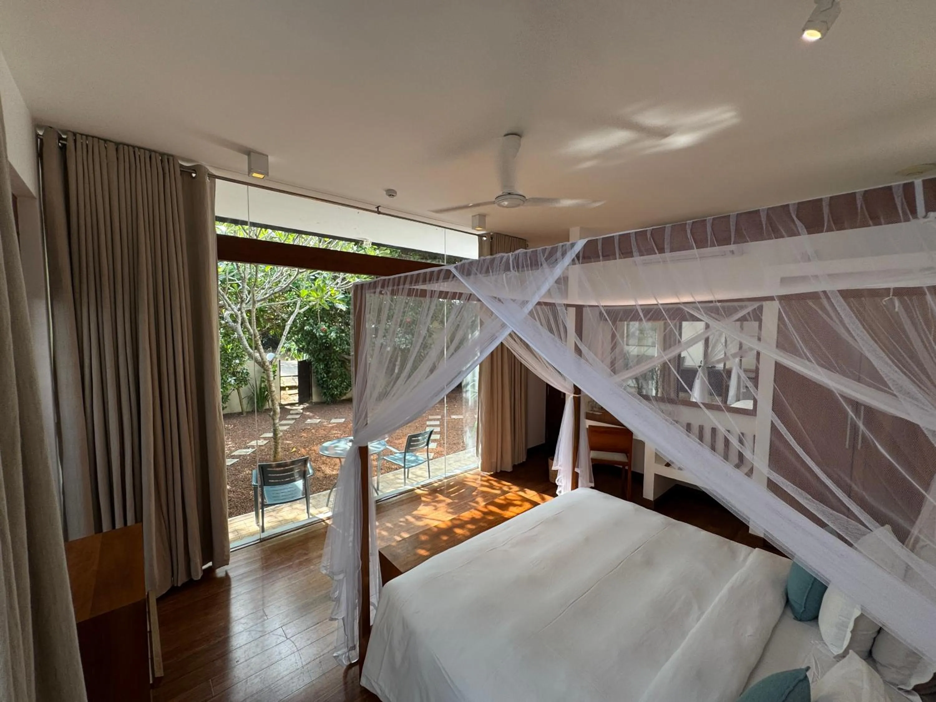 Bedroom, Bed in Calamansi Cove Villas