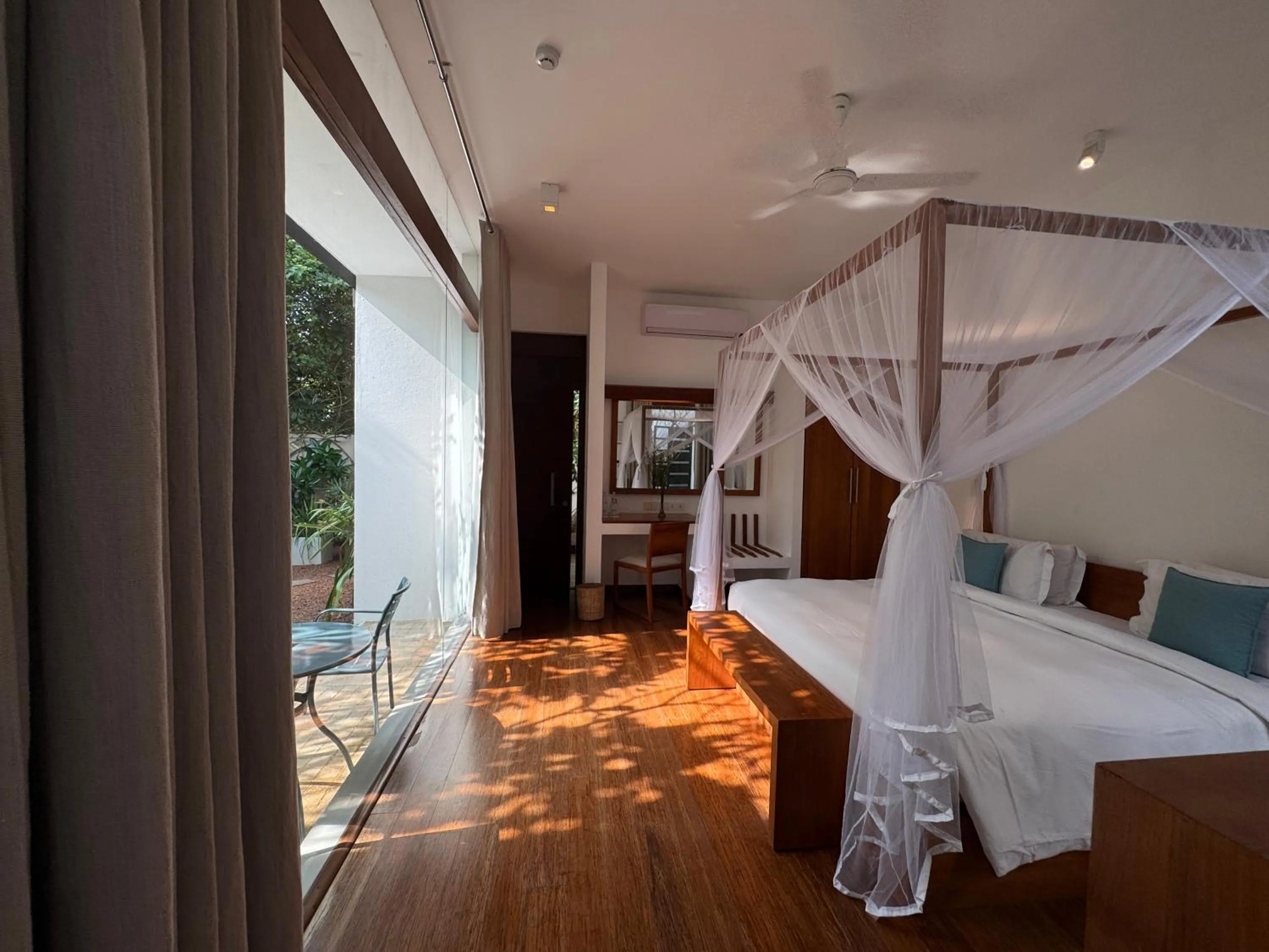 Bedroom, Bed in Calamansi Cove Villas