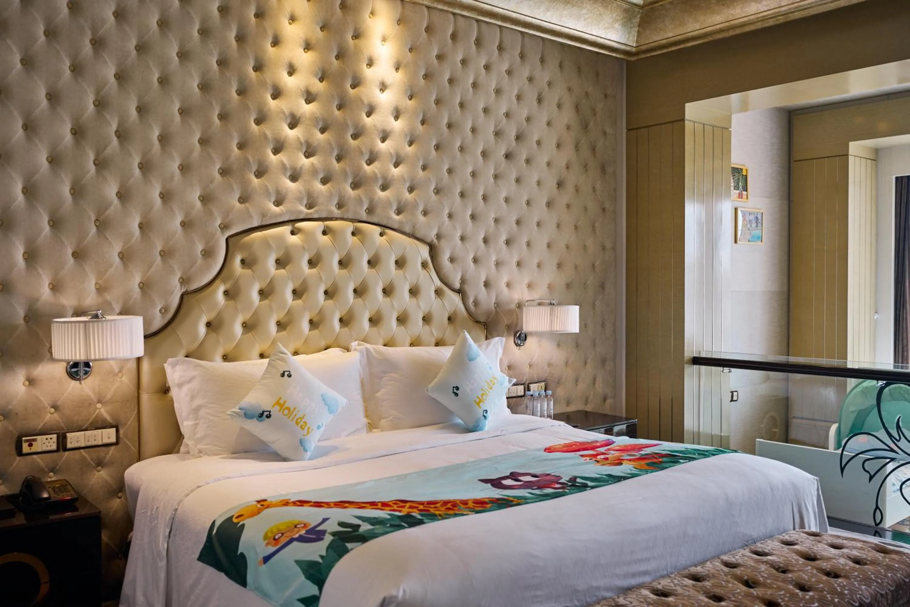 Bed in Chateau Star River Shanghai Minhang