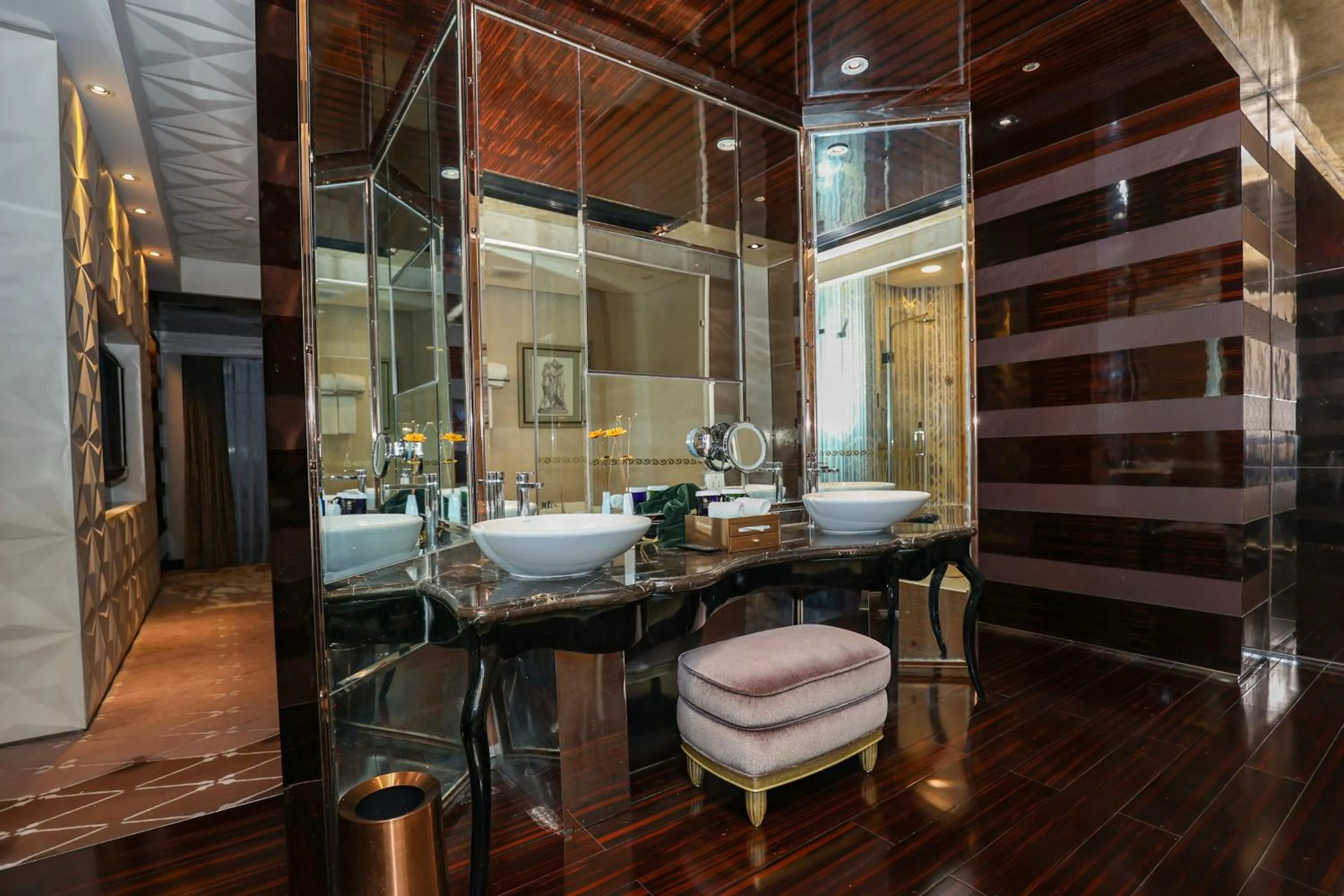 Bathroom in Chateau Star River Shanghai Minhang