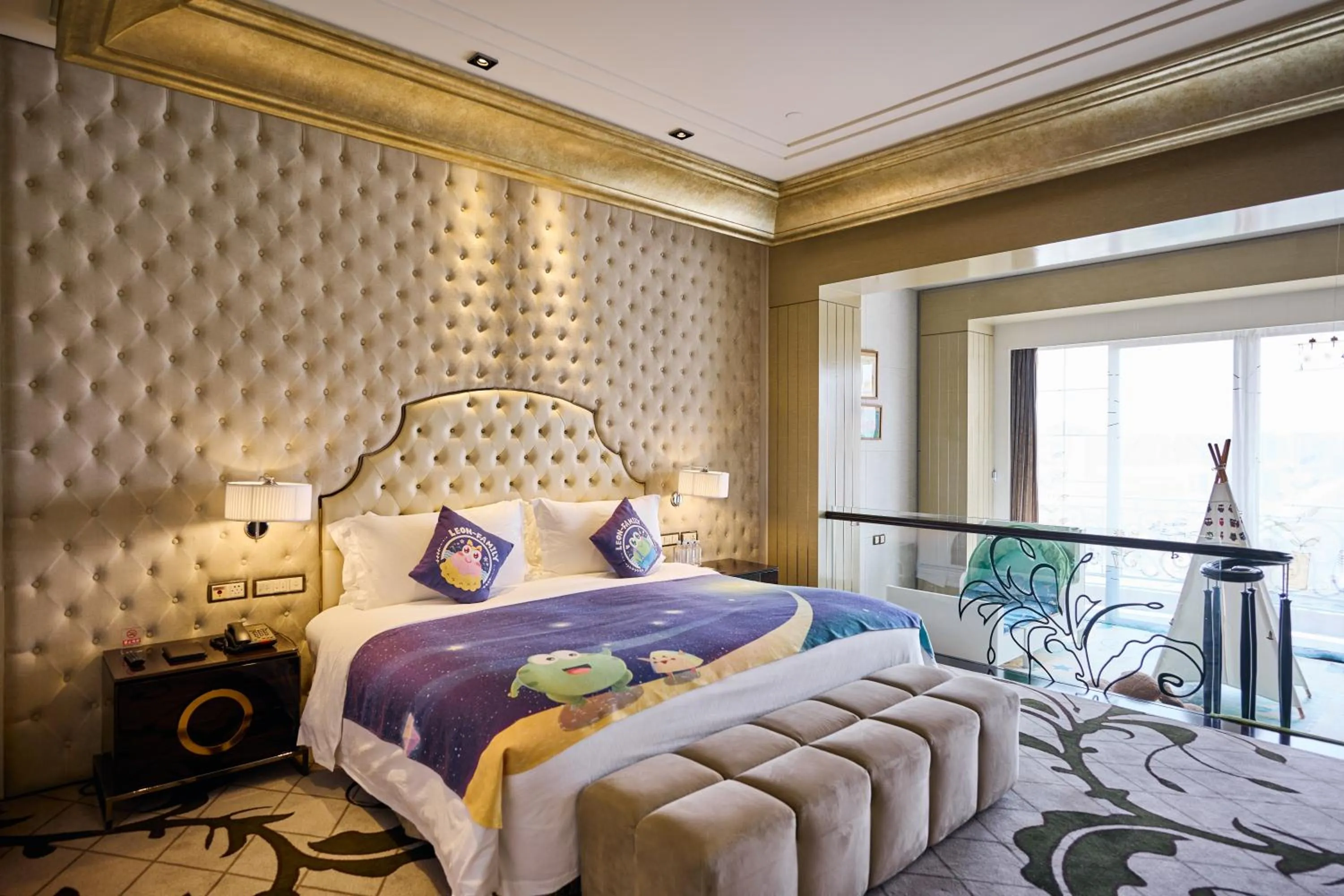 Bed in Chateau Star River Shanghai Minhang