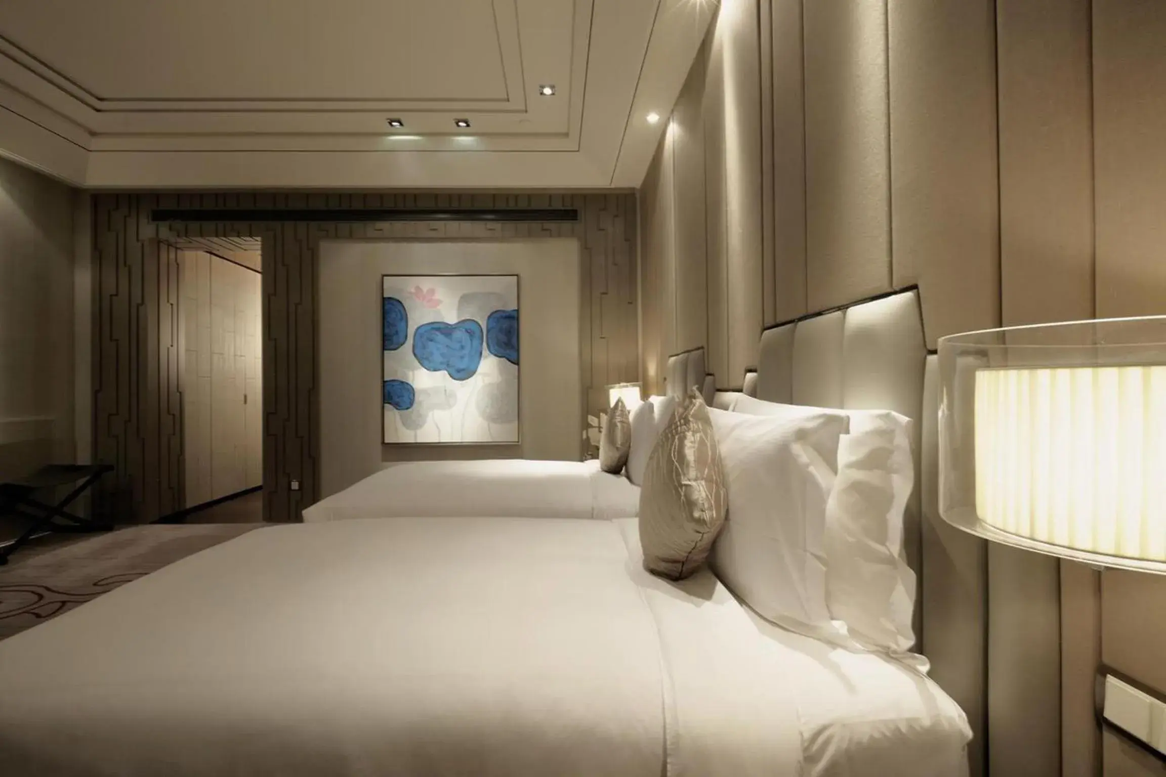 Bedroom, Bed in Chateau Star River Shanghai Minhang Bedroom, Bed in Chateau Star River Shanghai Minhang