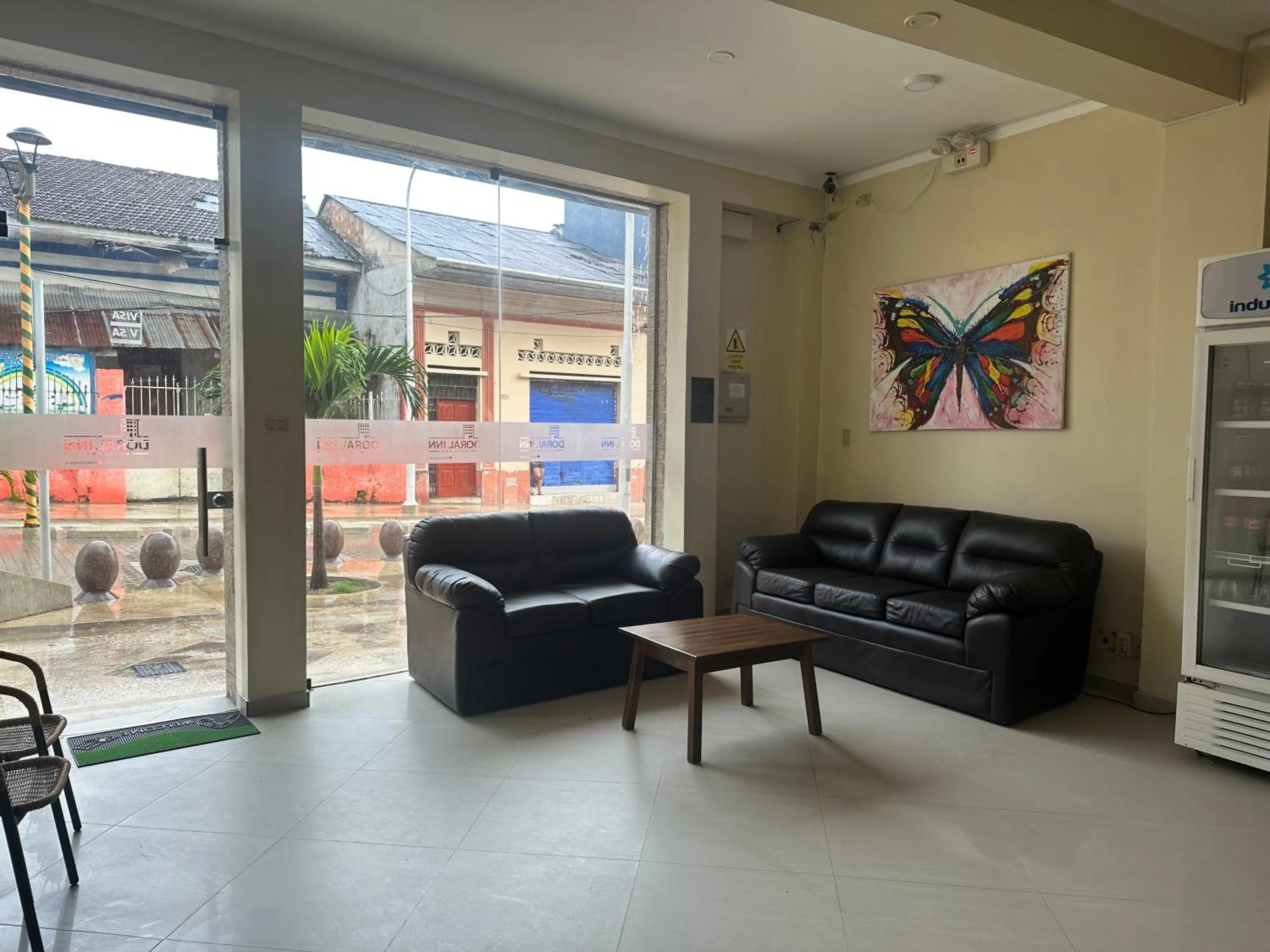 Living room in DORAL Inn