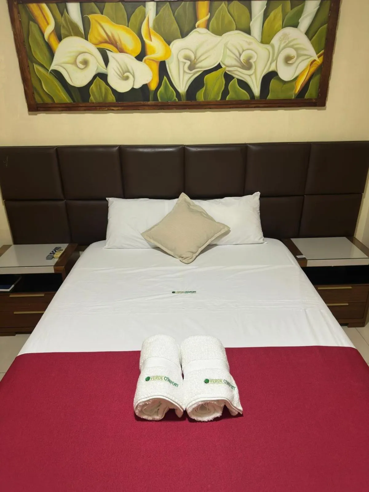 Photo of the whole room, Bed in DORAL Inn