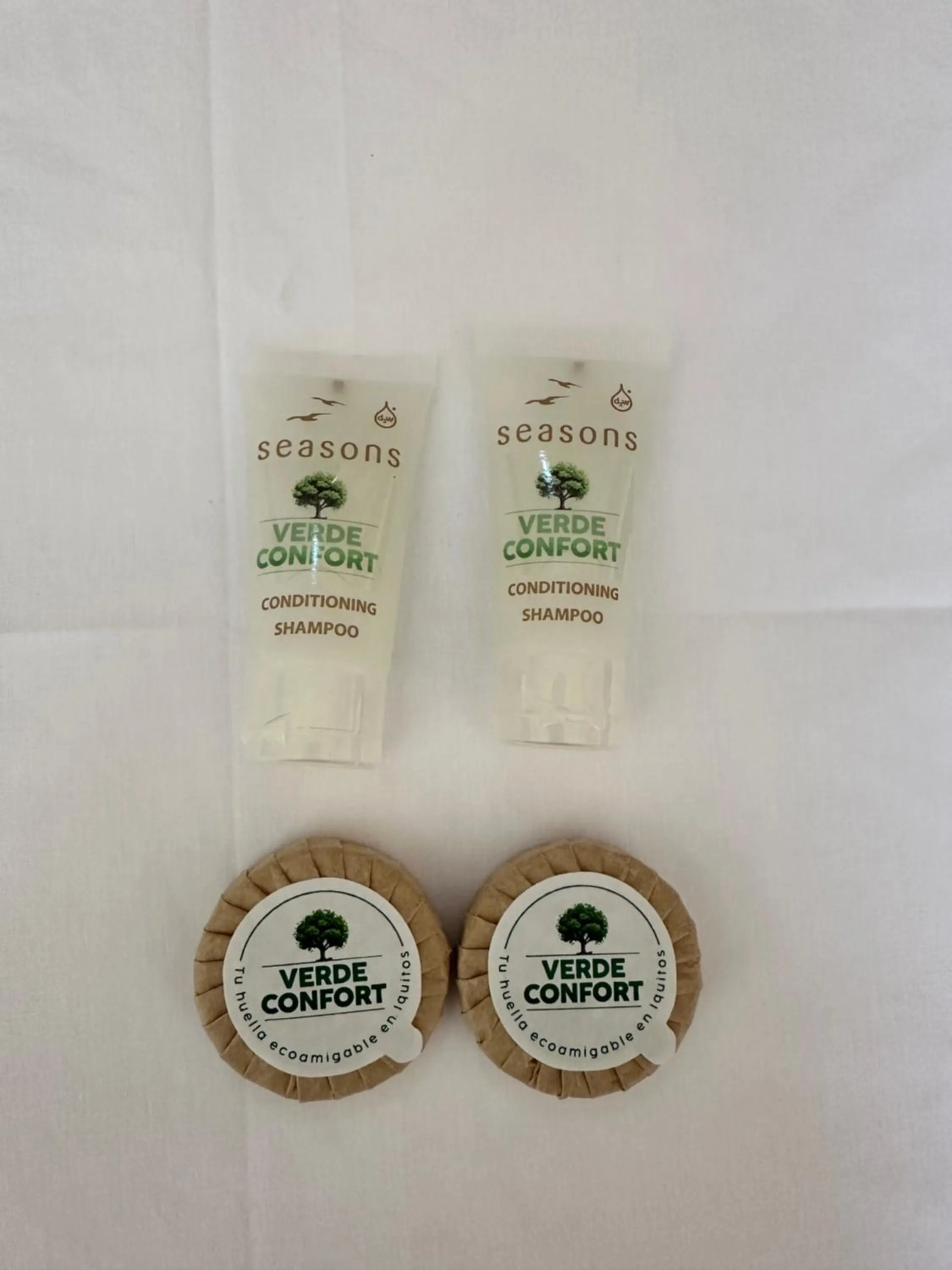 Logo/Certificate/Sign in DORAL Inn